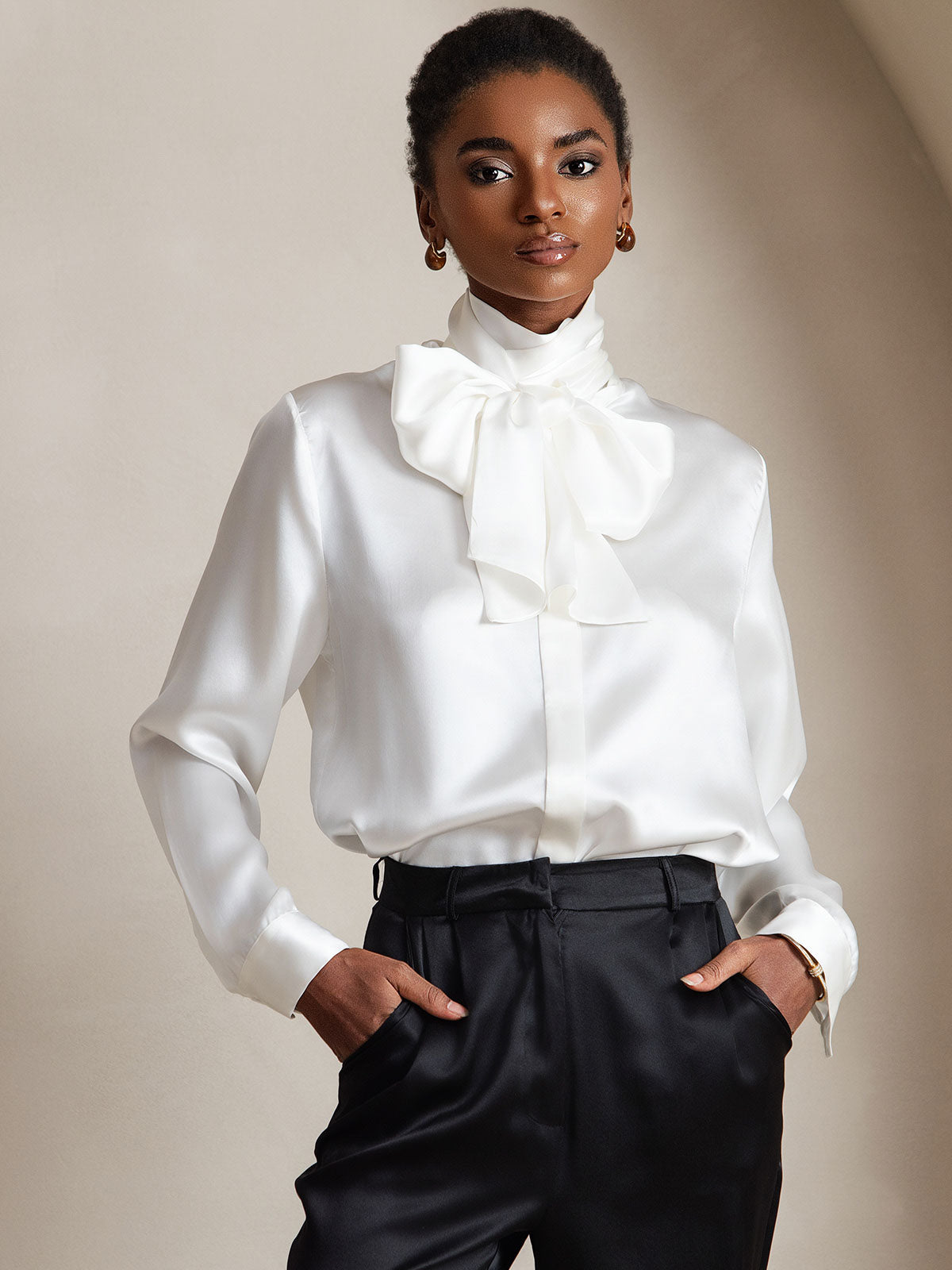 [Hvit] SilkSilky-NO 19Momme Silke Long Sleeve Tie Neck Skjorte for Kvinner 001