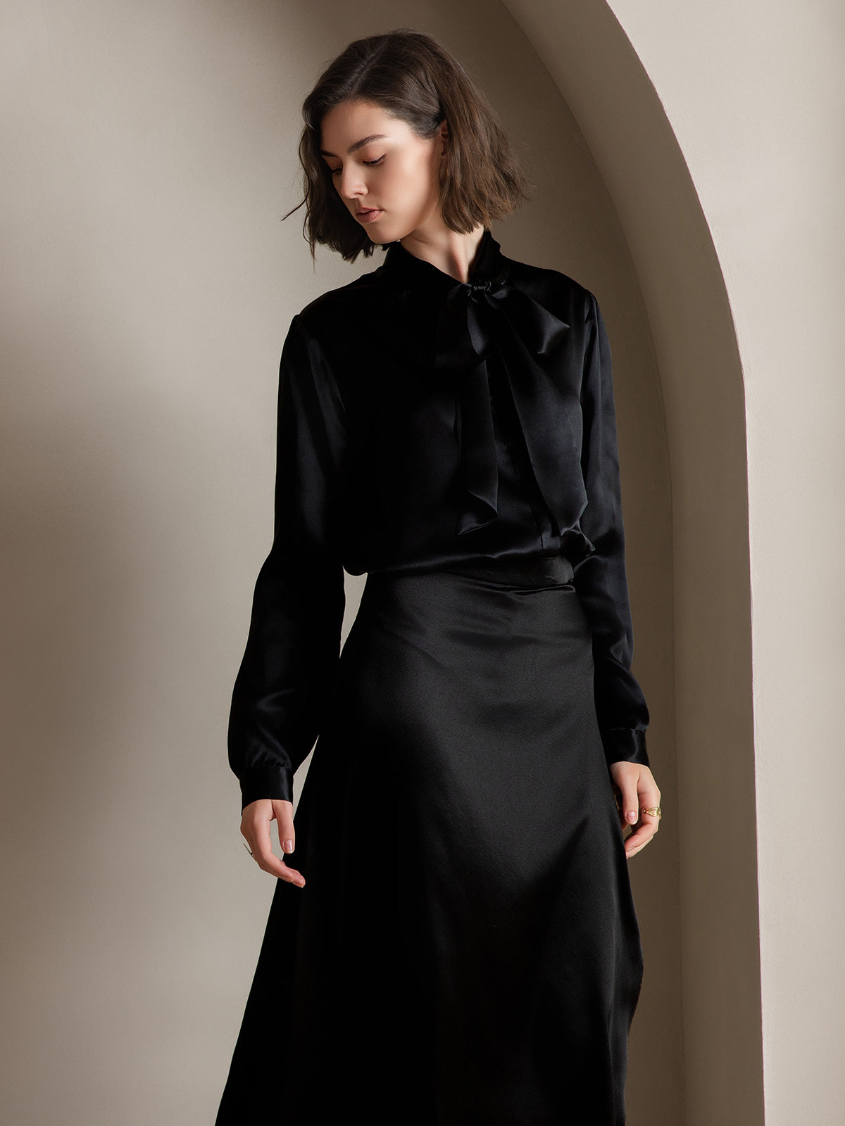 [Svart] SilkSilky-NO 19Momme Silke Long Sleeve Tie Neck Skjorte for Kvinner 003