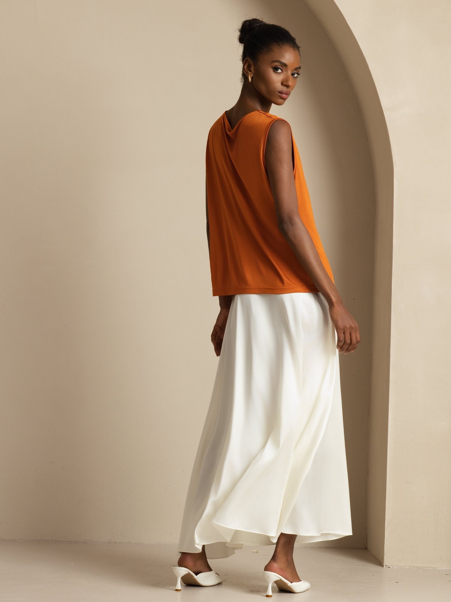 [Oransje] SilkSilky-NO Ermeløs Skjerf-Krage T-skjorte for Kvinner 002