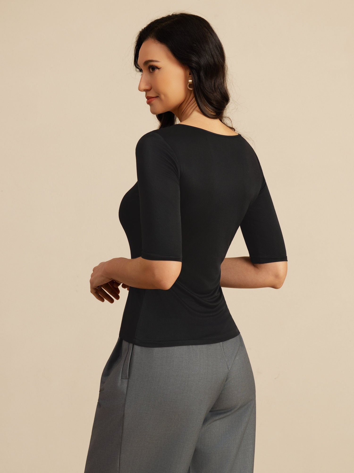 [Svart] SilkSilky-NO Halv erme Dyp Rund Halsutringning T-skjorte for Kvinner 002