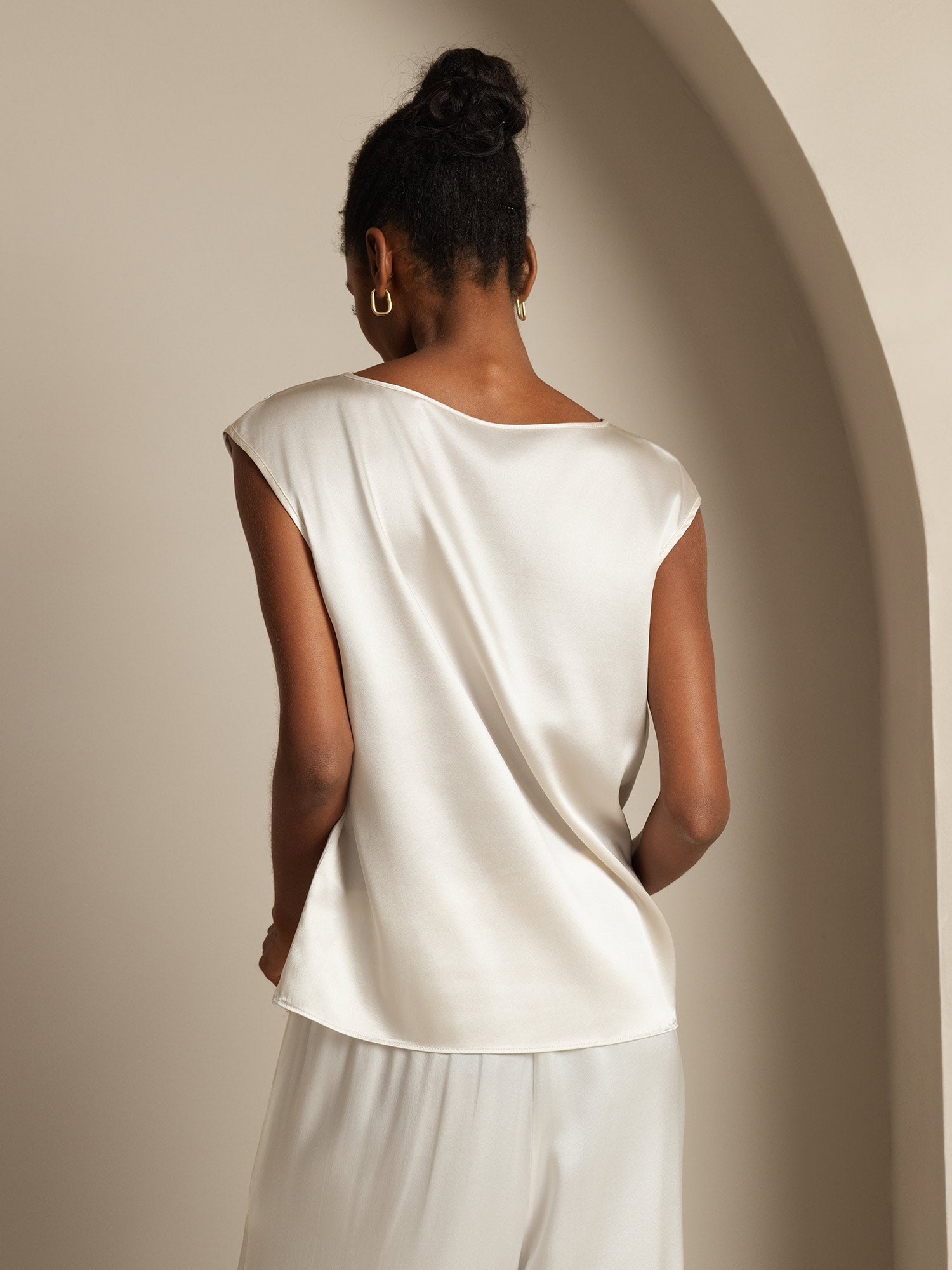 [Hvit] SilkSilky-NO Cap Sleeve Round Neck T-skjorte for Kvinner 002