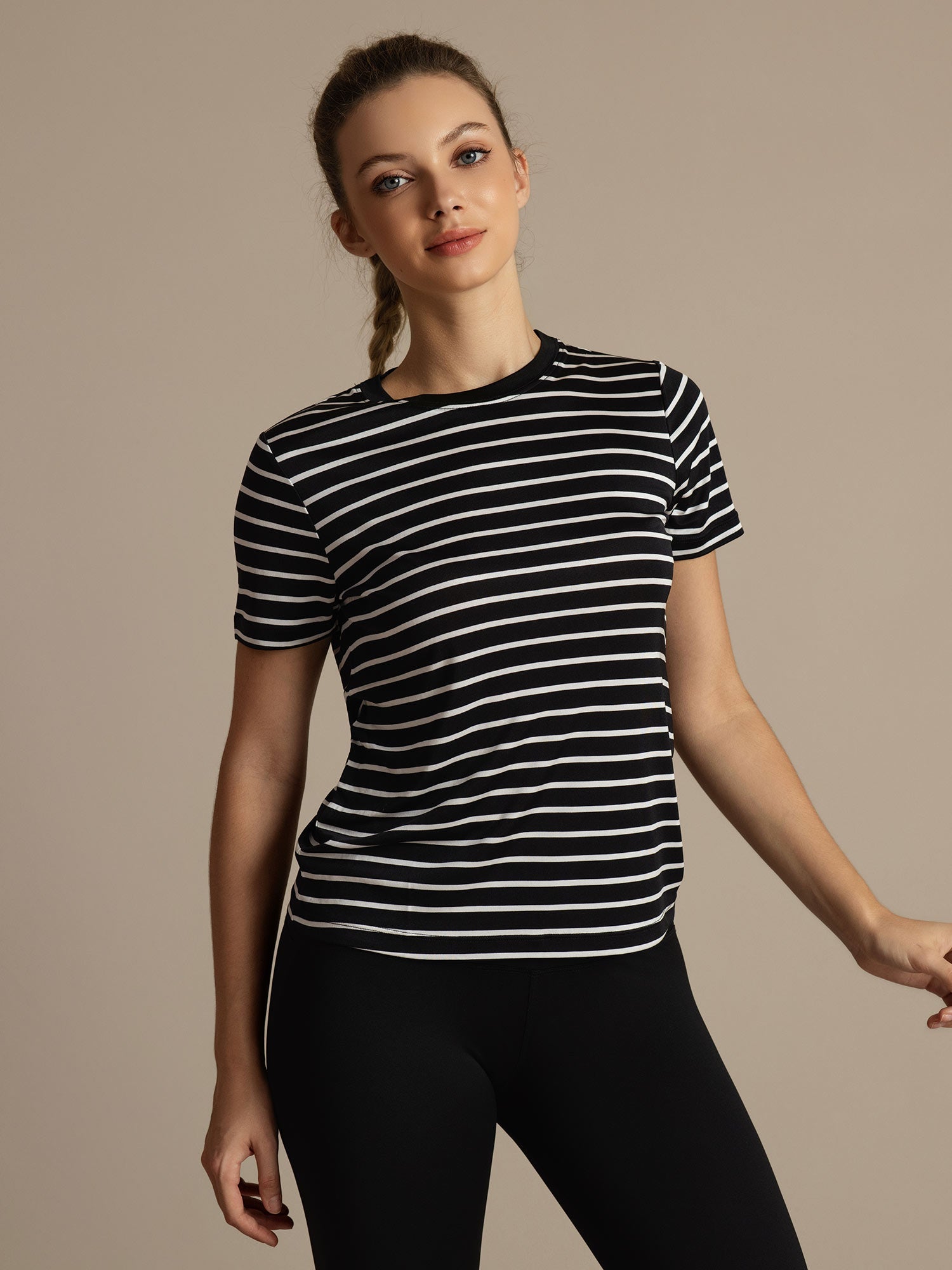 [Svart Stripe] SilkSilky-NO Kort erm Tett Crew Neck T-skjorte for Kvinner 002