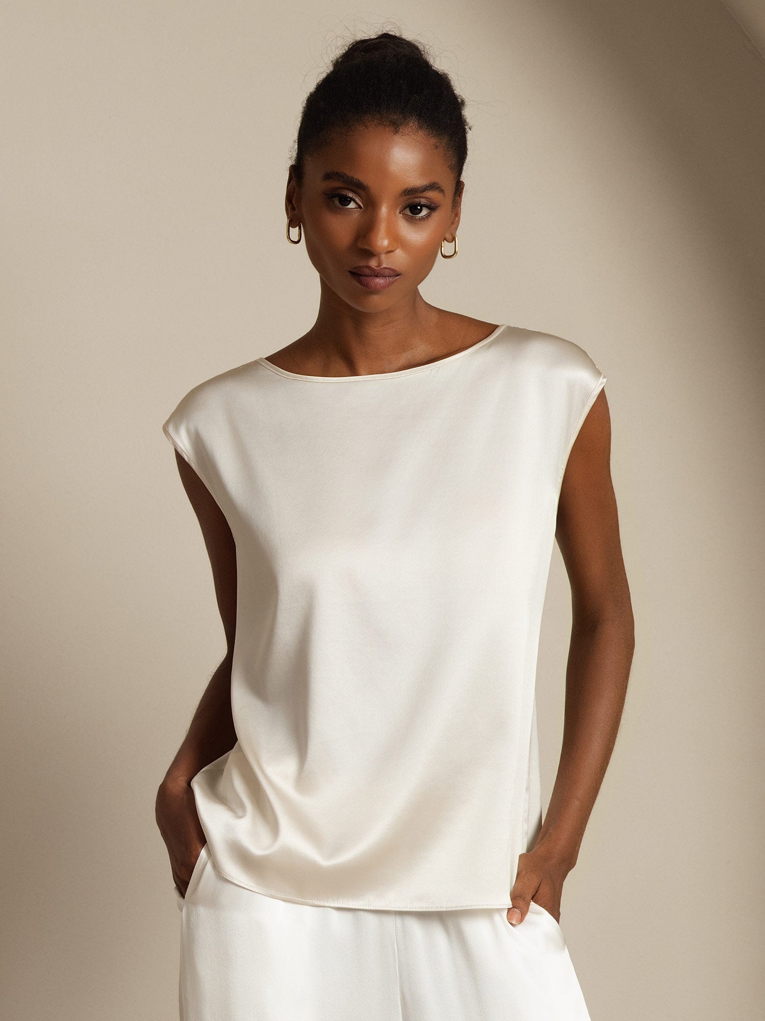 [Hvit] SilkSilky-NO Cap Sleeve Round Neck T-skjorte for Kvinner 001