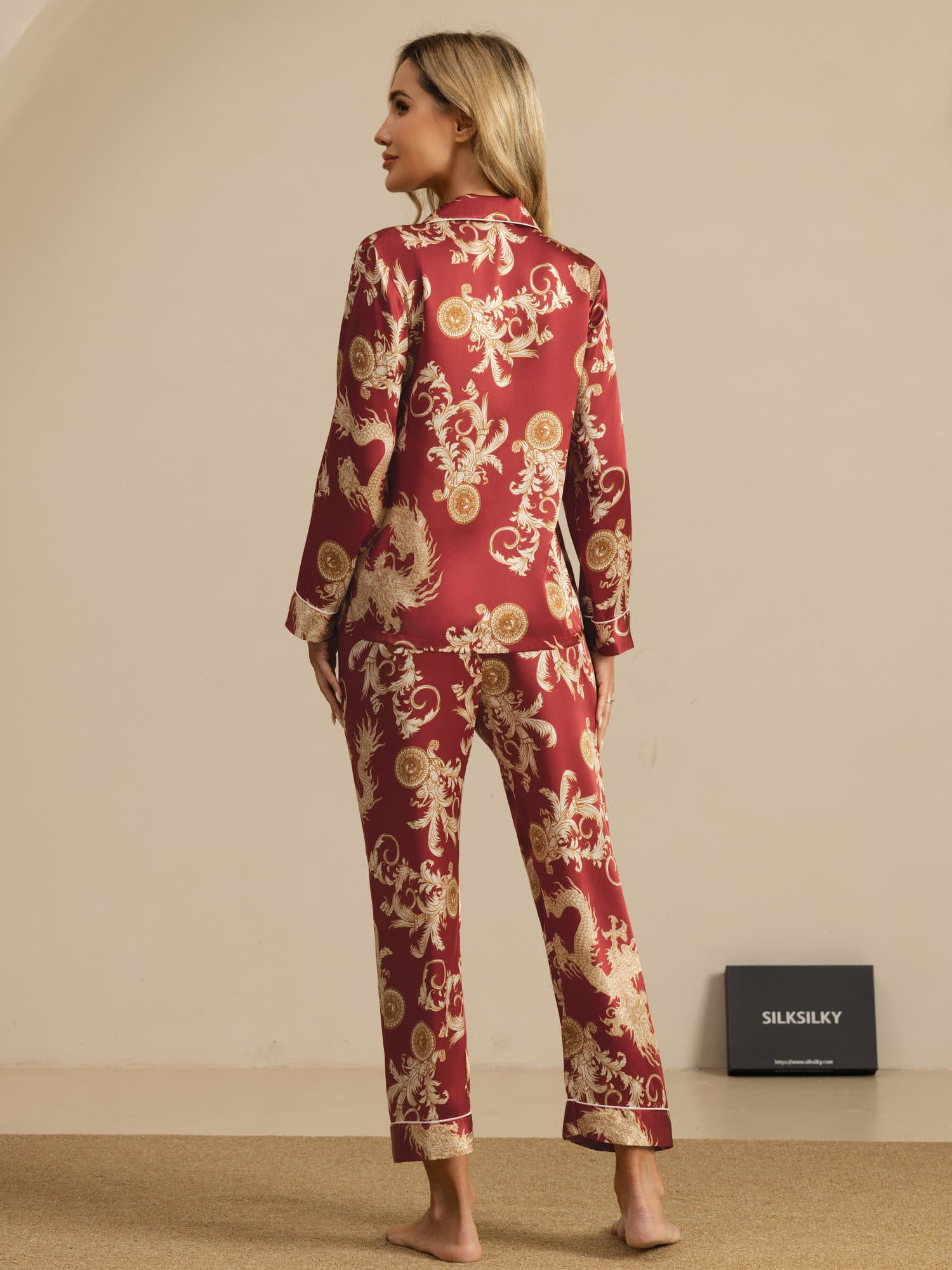 [Vinrød Drage] SilkSilky-NO Langermet Notchkrage Pyjamas for Kvinner 002