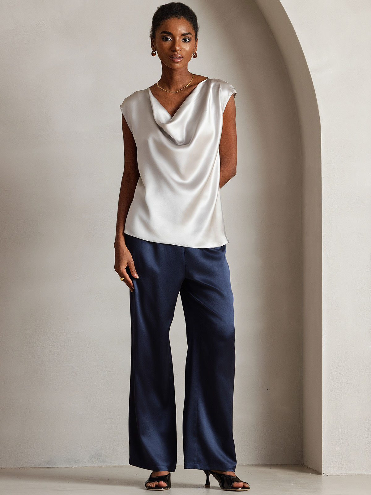 [Lysegrå] SilkSilky-NO 19Momme Silke Cowl Neck T-skjorte for Kvinner 001