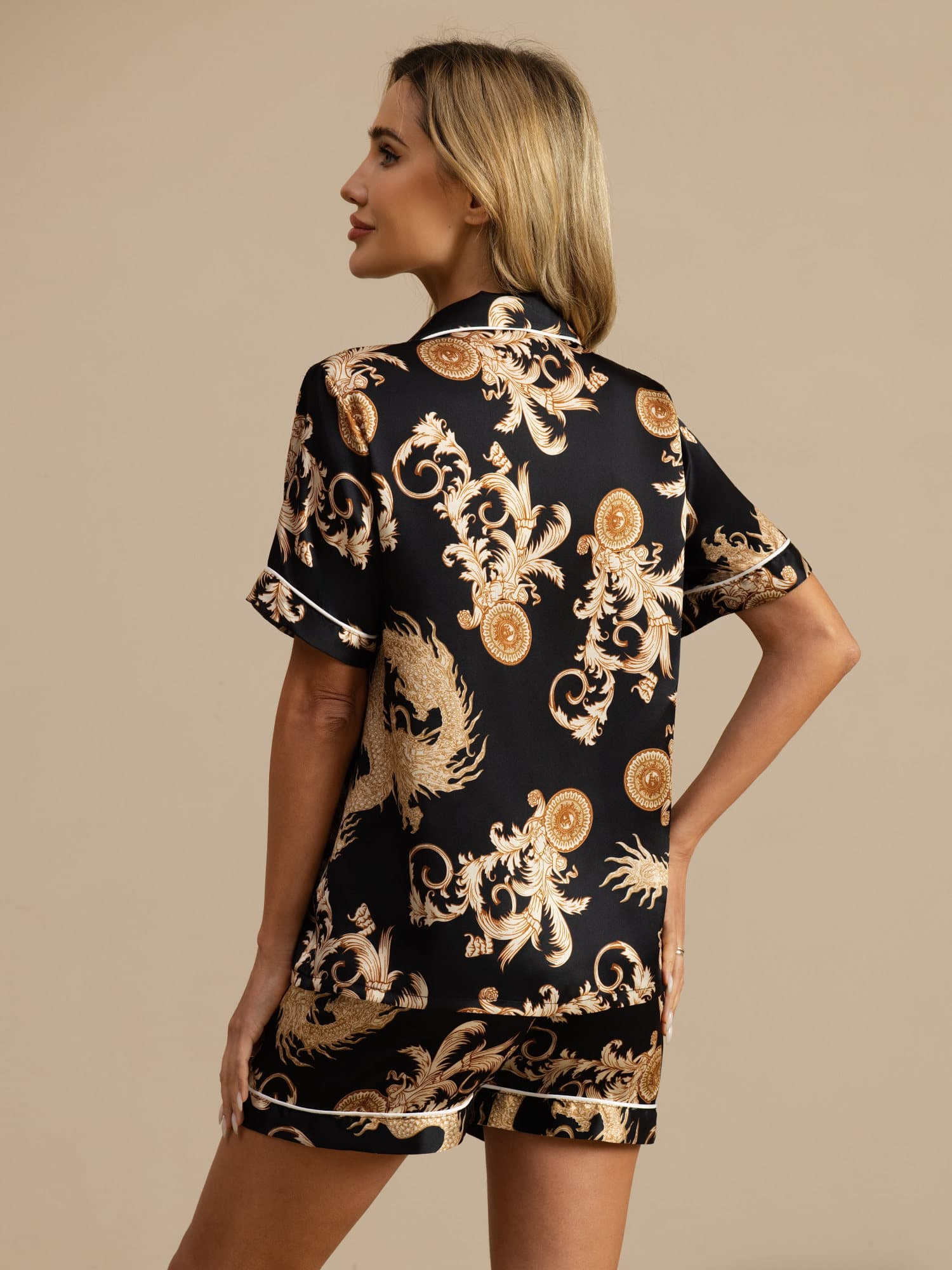 [Svart Drage] SilkSilky-NO Kort erm Notchkrage Pyjamas for Kvinner 002