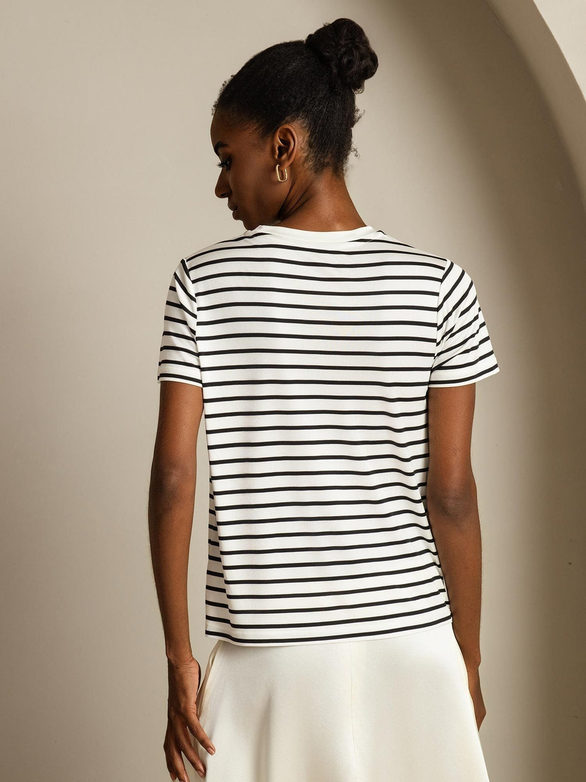 [Hvit Stripe] SilkSilky-NO Short Sleeve Crew Neck T-skjorte for Kvinner 002