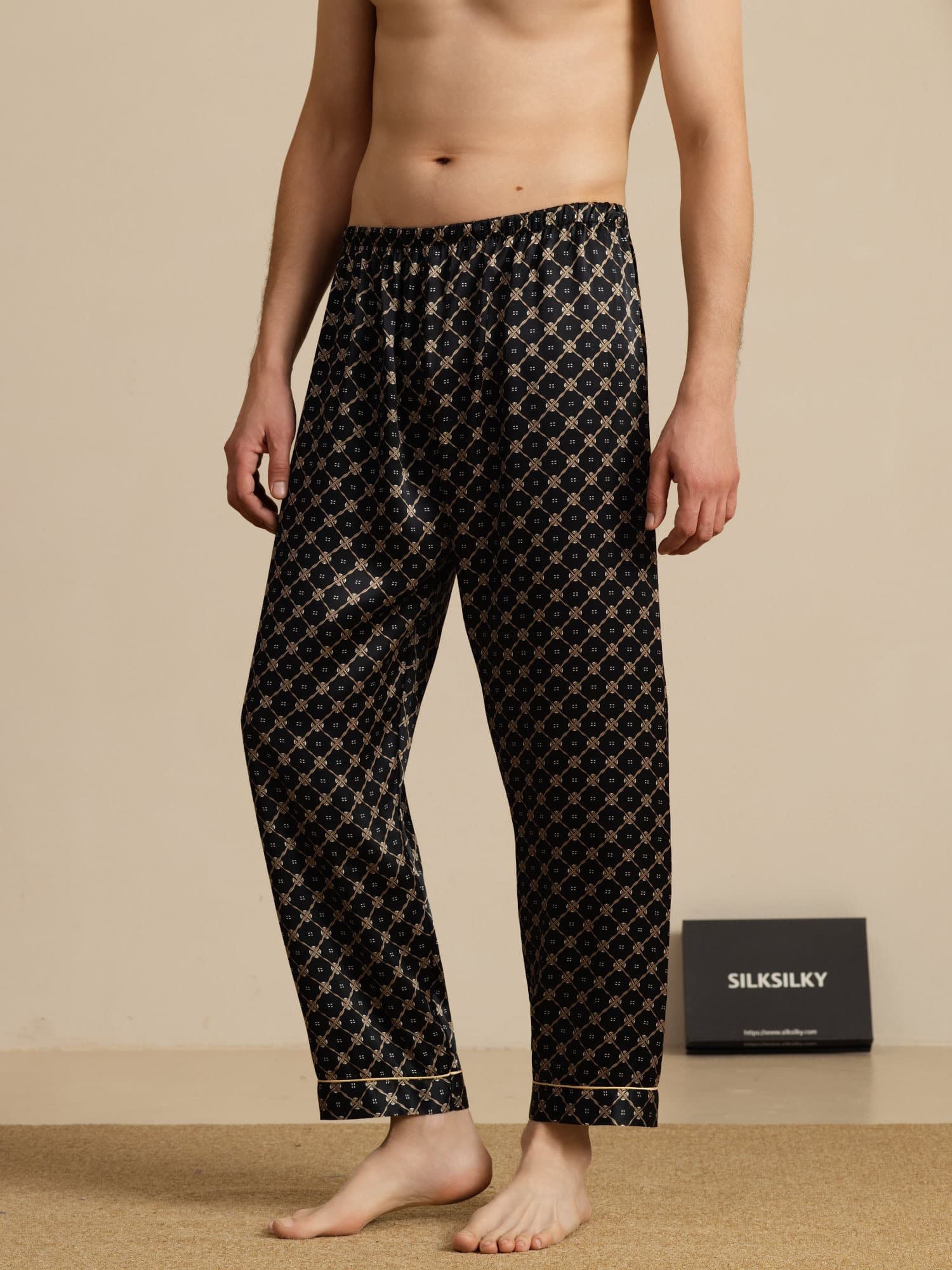 [Svart Kjede] SilkSilky-NO Men's Sleep Shorts 001