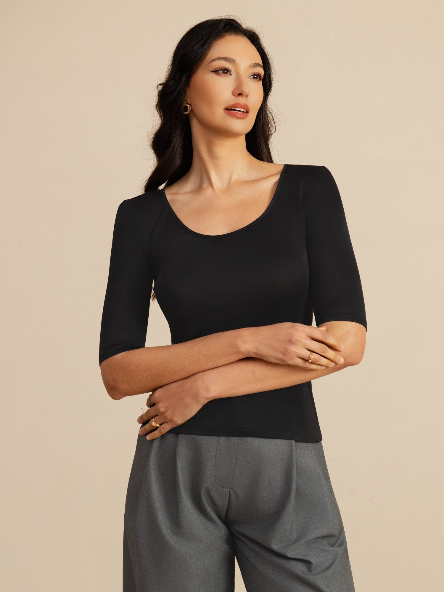 [Svart] SilkSilky-NO Halv erme Dyp Rund Halsutringning T-skjorte for Kvinner 004