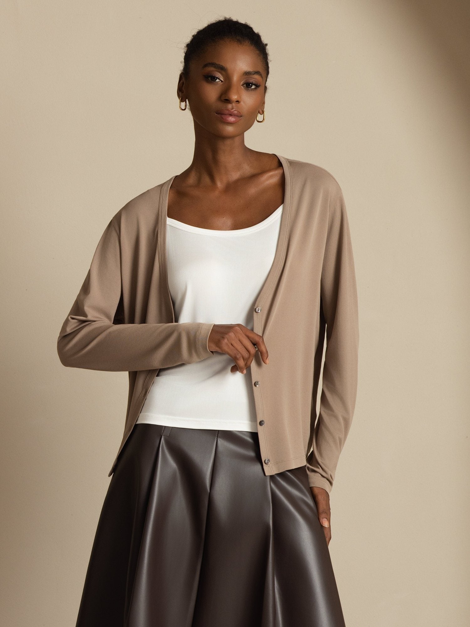 [Tan] SilkSilky-NO 19Momme Silke Langermet V Hals Dame Cardigan 004