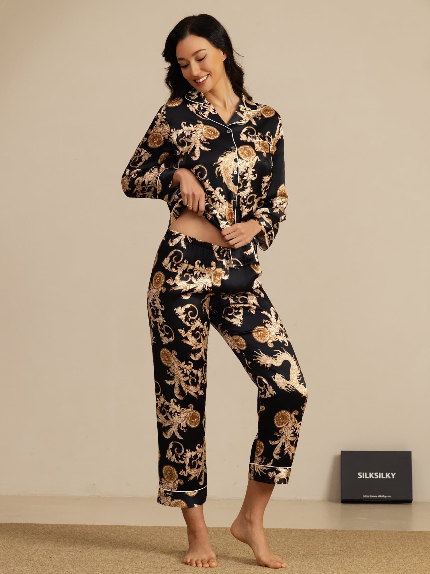 [Svart Drage] SilkSilky-NO Langermet Notchkrage Pyjamas for Kvinner 003