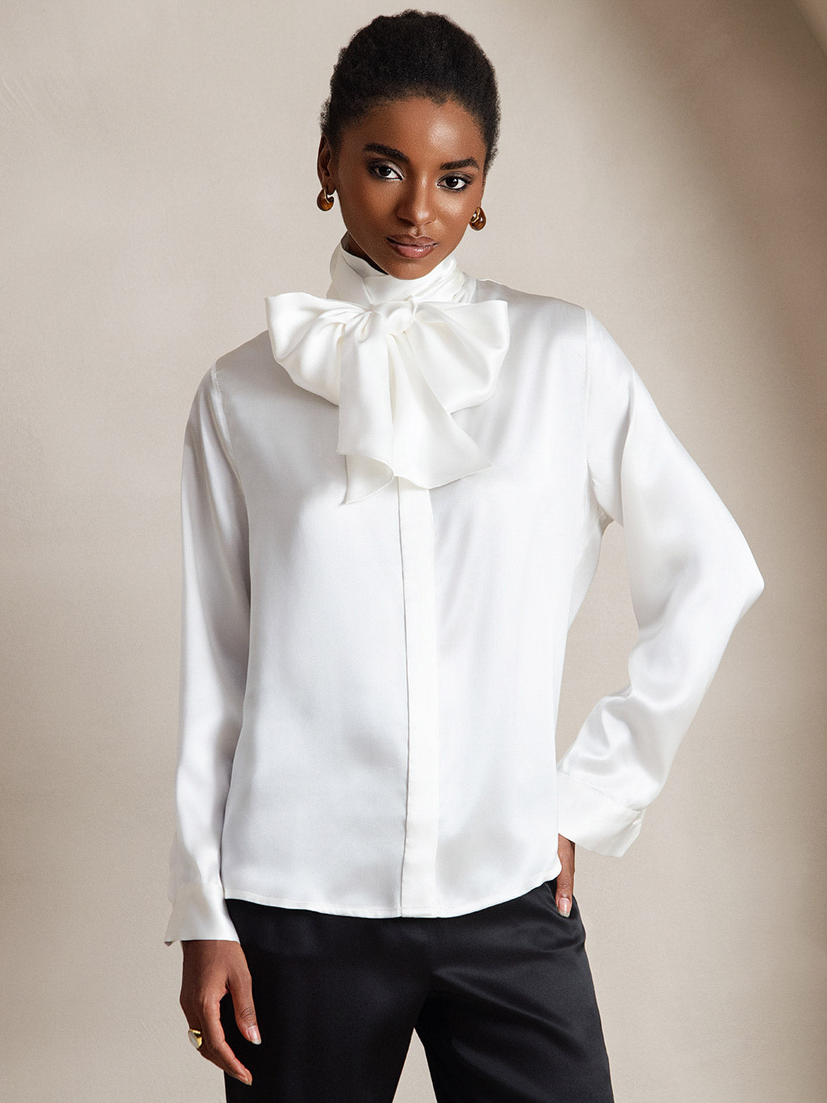 [Hvit] SilkSilky-NO 19Momme Silke Long Sleeve Tie Neck Skjorte for Kvinner 003