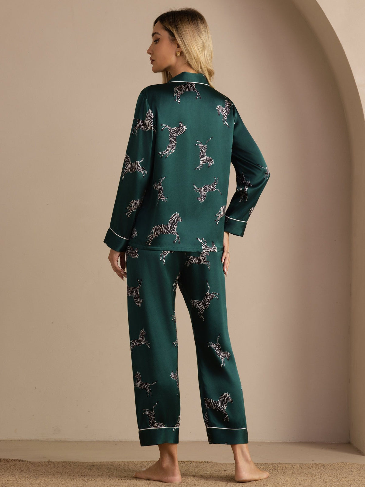 [Smaragd Zebra] SilkSilky-NO Long Sleeve Lapel Collar Pyjamas for Kvinner 002