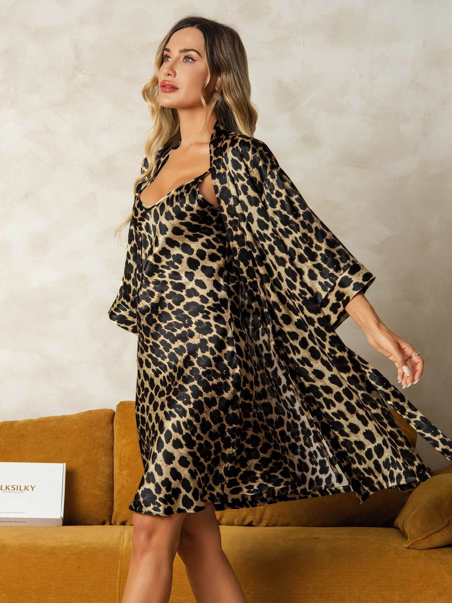 [Leopard] SilkSilky-NO Silke V-Hals Nattkjole og Morgenkåpesett 004