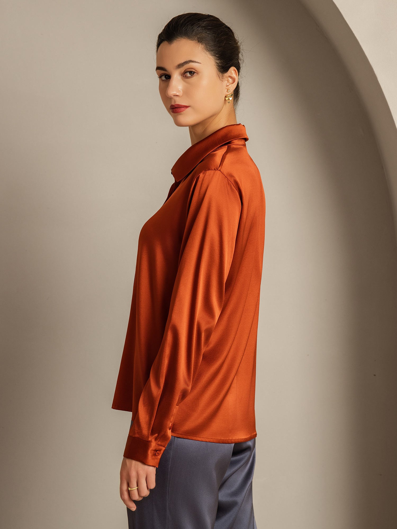 [Karamell] SilkSilky-NO 19Momme Silke Lapel Collar Skjorte for Kvinner 002