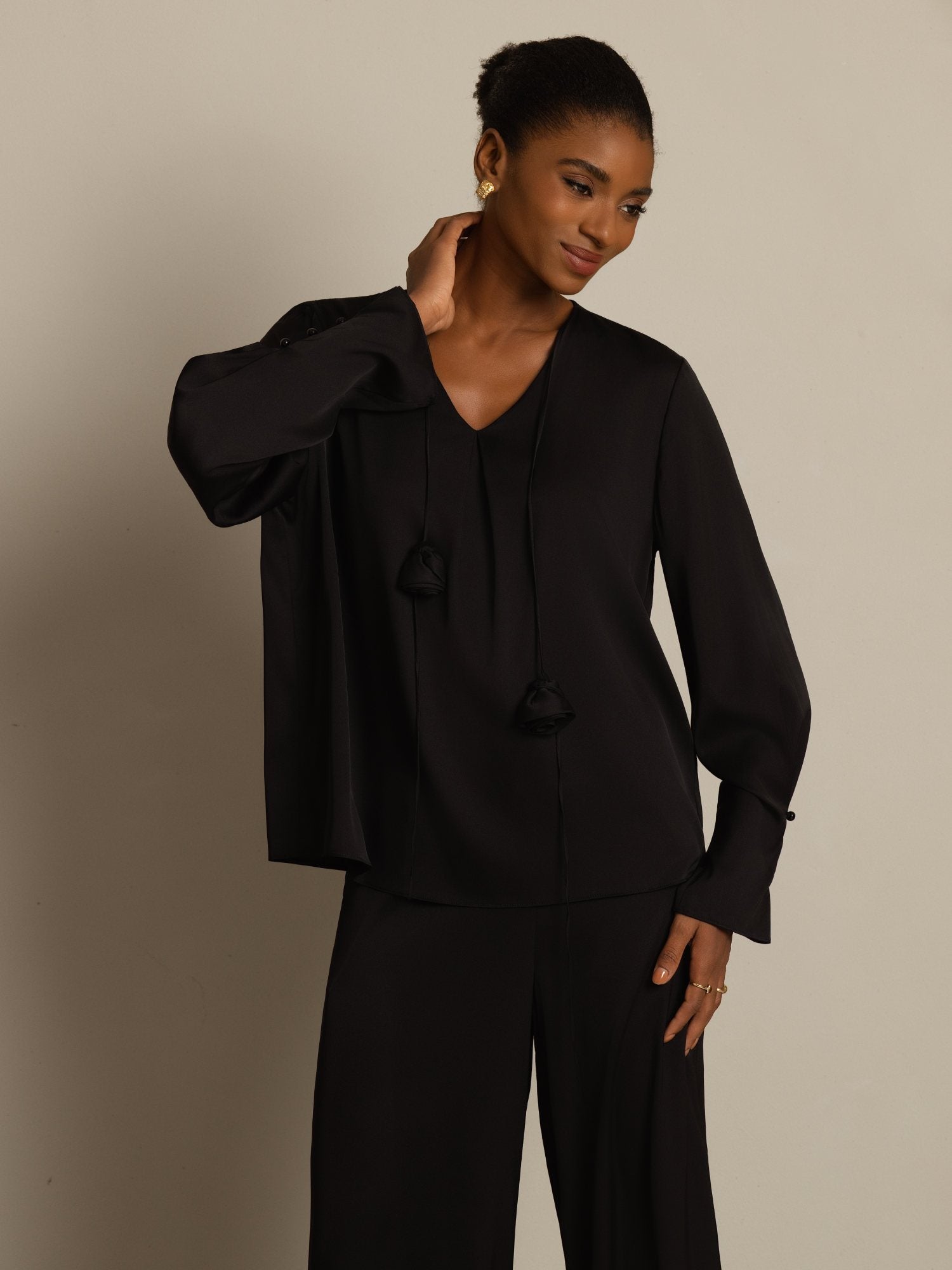 [Svart] SilkSilky-NO 19Momme Silke Langermet V Hals Bluse 004