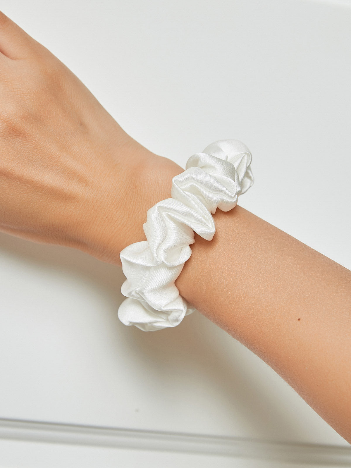 [Hvit] SilkSilky-NO 19Momme Scrunchie 001