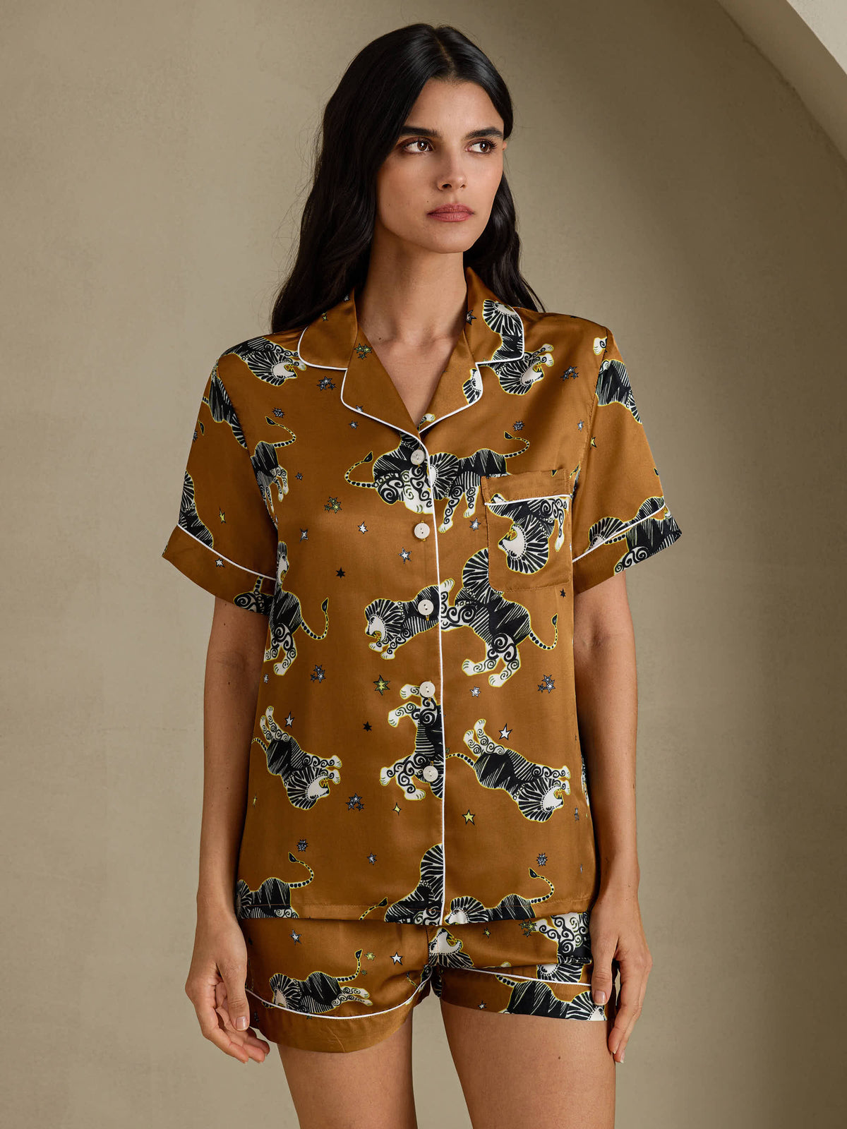 [Brun Løve] SilkSilky-NO Short Sleeve Notch Collar Pyjamas for Kvinner 001