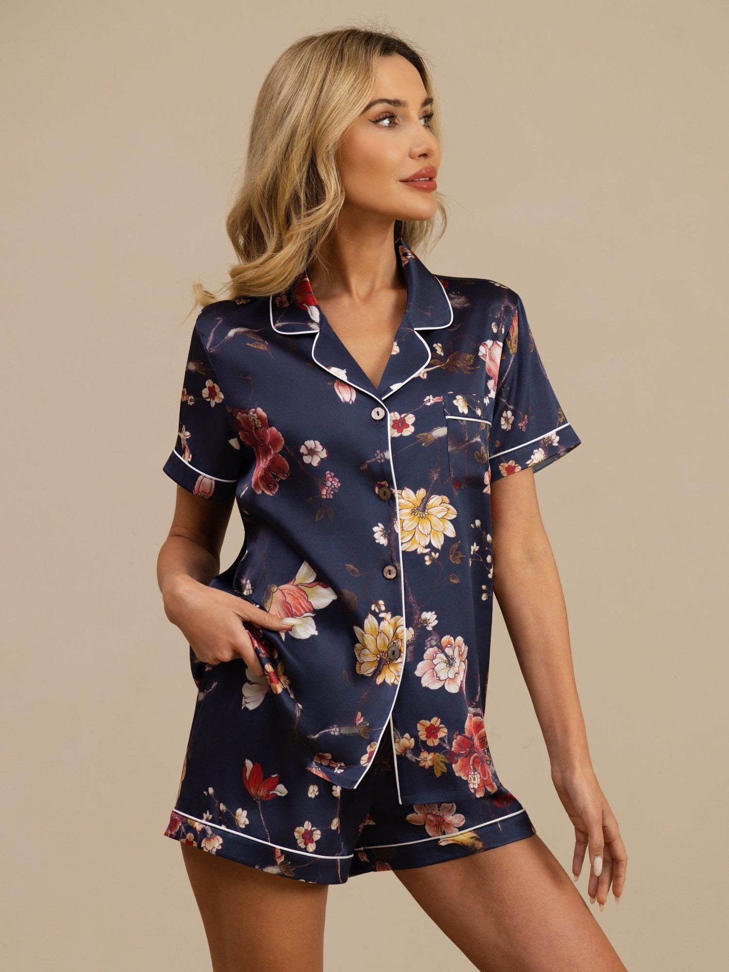 [Marine Blomster] SilkSilky-NO Kort erm Notchkrage Pyjamas for Kvinner 001