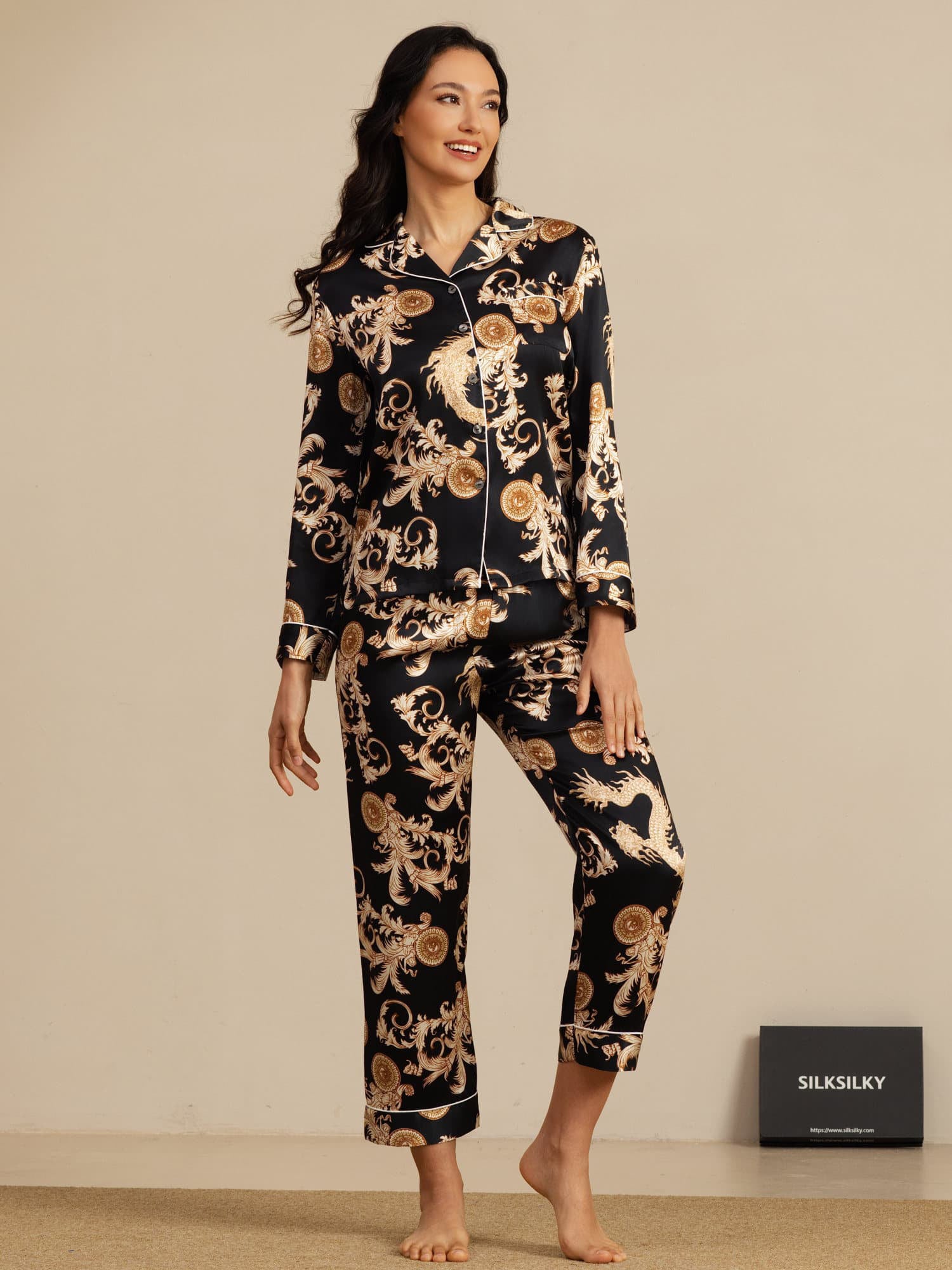 [Svart Drage] SilkSilky-NO Langermet Notchkrage Pyjamas for Kvinner 001