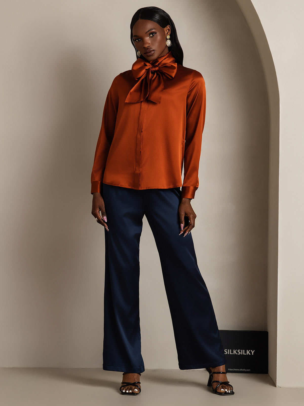 [Karamell] SilkSilky-NO 19Momme Silke Long Sleeve Tie Neck Skjorte for Kvinner 008