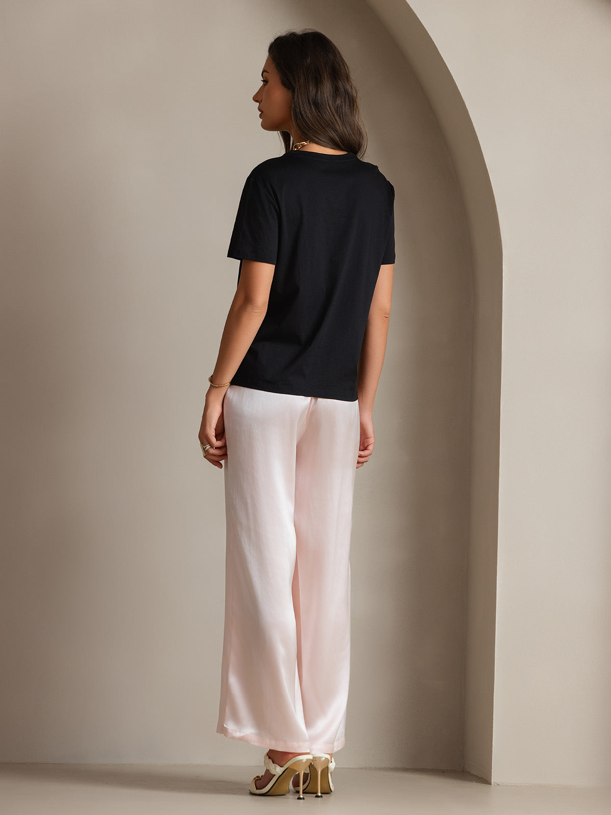 [Svart] SilkSilky-NO Silk Knitted Short Sleeve Round Neck T-skjorte for Kvinner 004