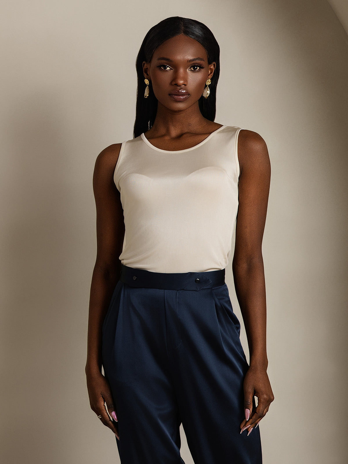 [Beige] SilkSilky-NO Silk Knitted Sleeveless Round Neck T-skjorte for Kvinner 005