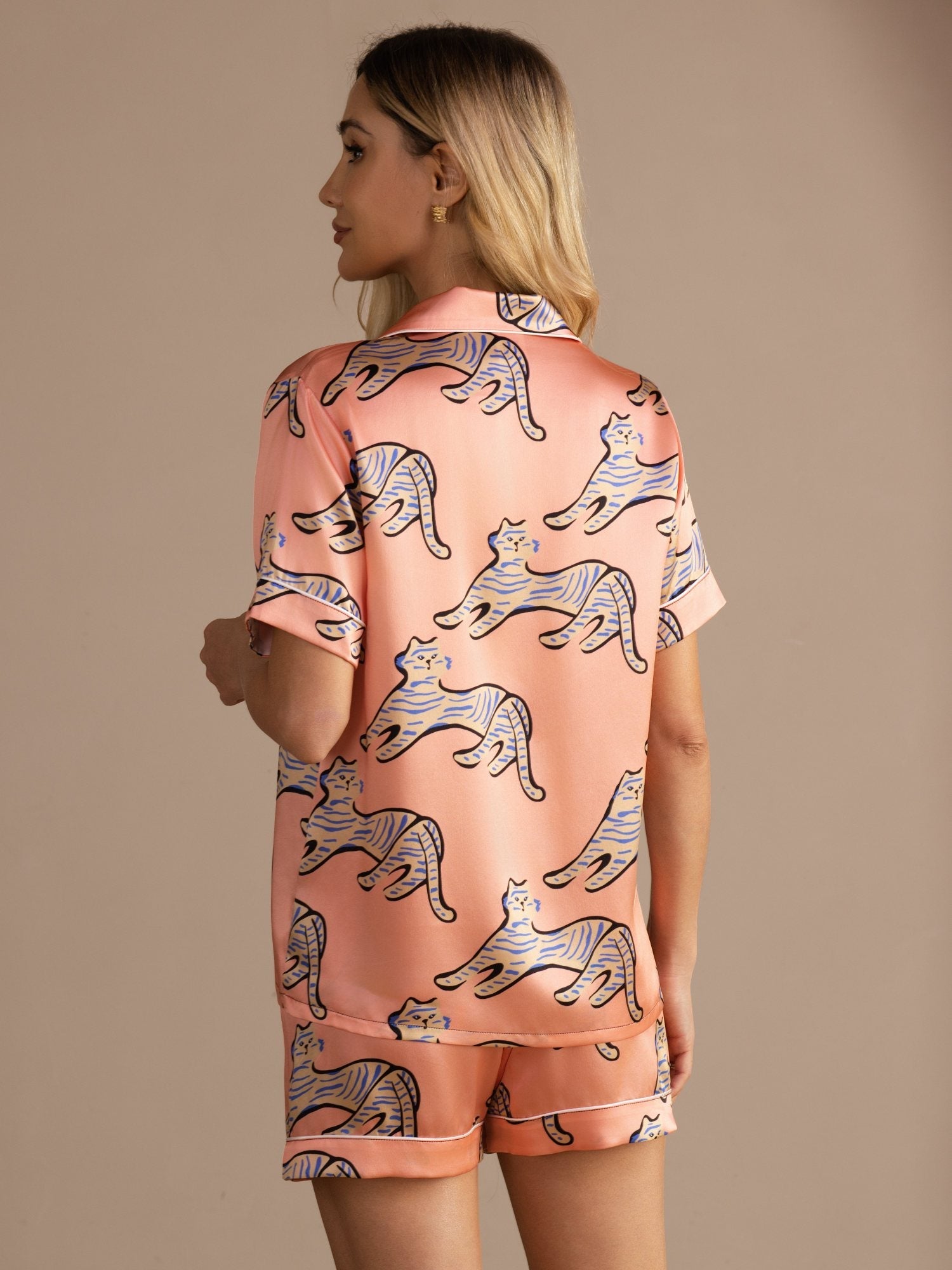 [Rosa Katt] SilkSilky-NO Short Sleeve Lapel Collar Pyjamas for Kvinner 002