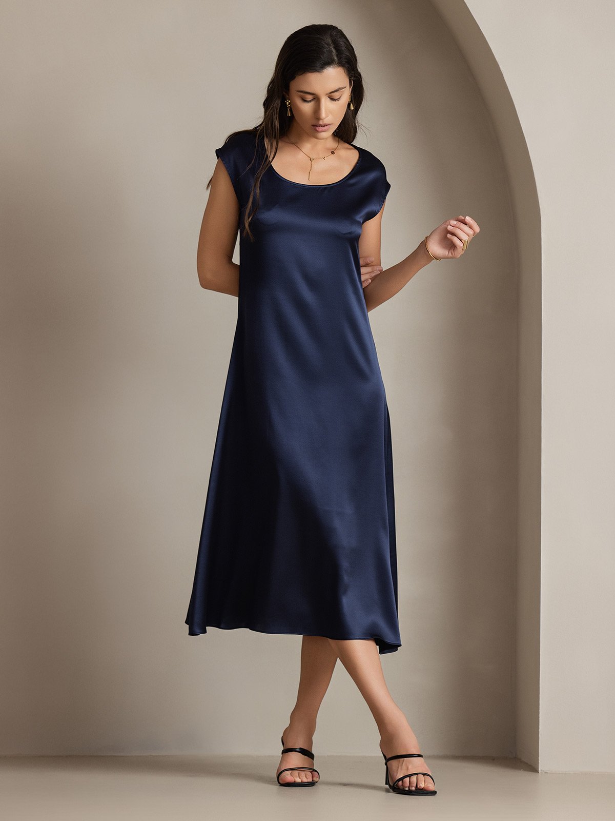 SilkSilky  19Momme Silk Blend Sleeveless Round Neck Dress DarkBlue 006