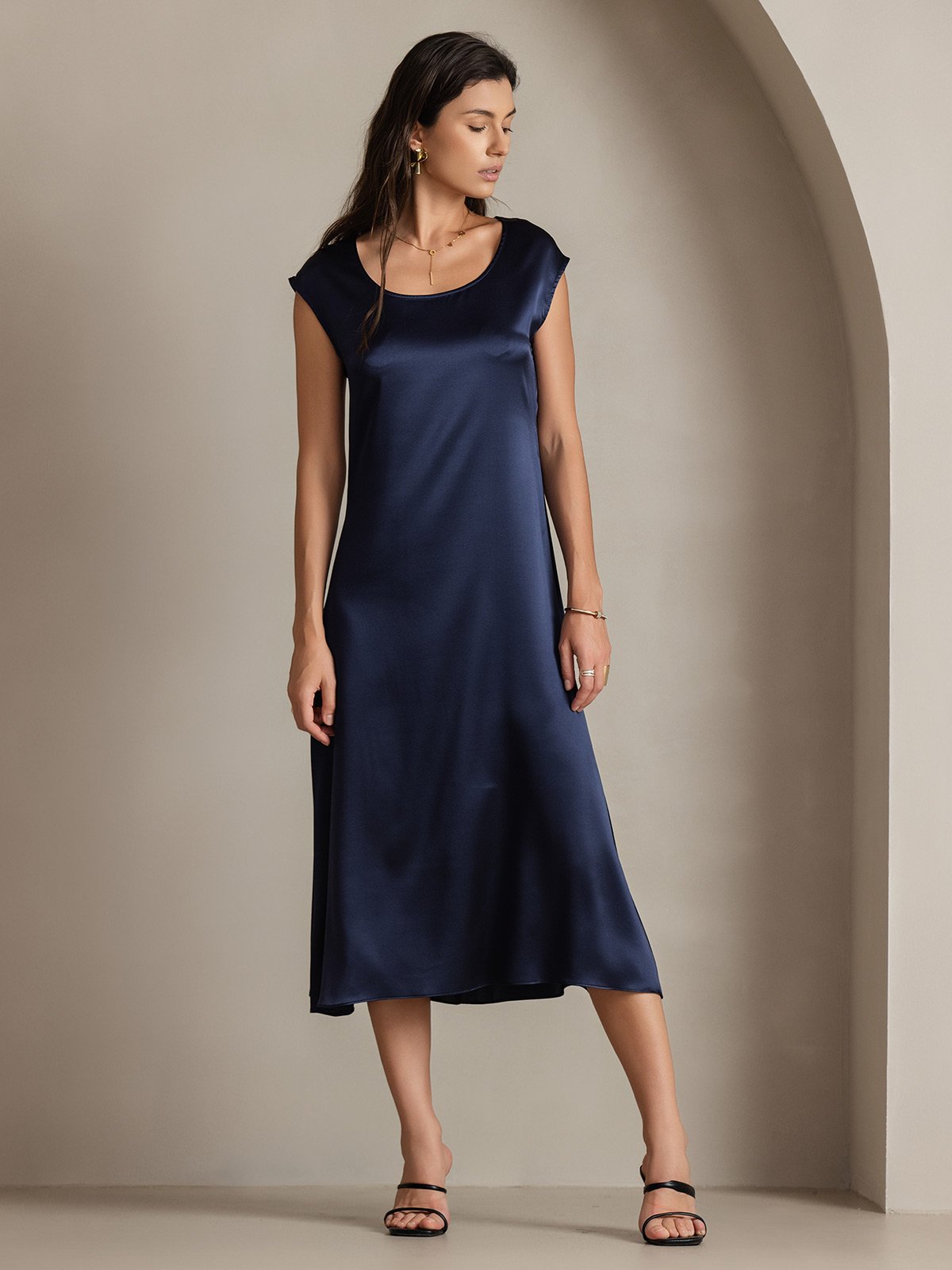 SilkSilky  19Momme Silk Blend Sleeveless Round Neck Dress DarkBlue 005