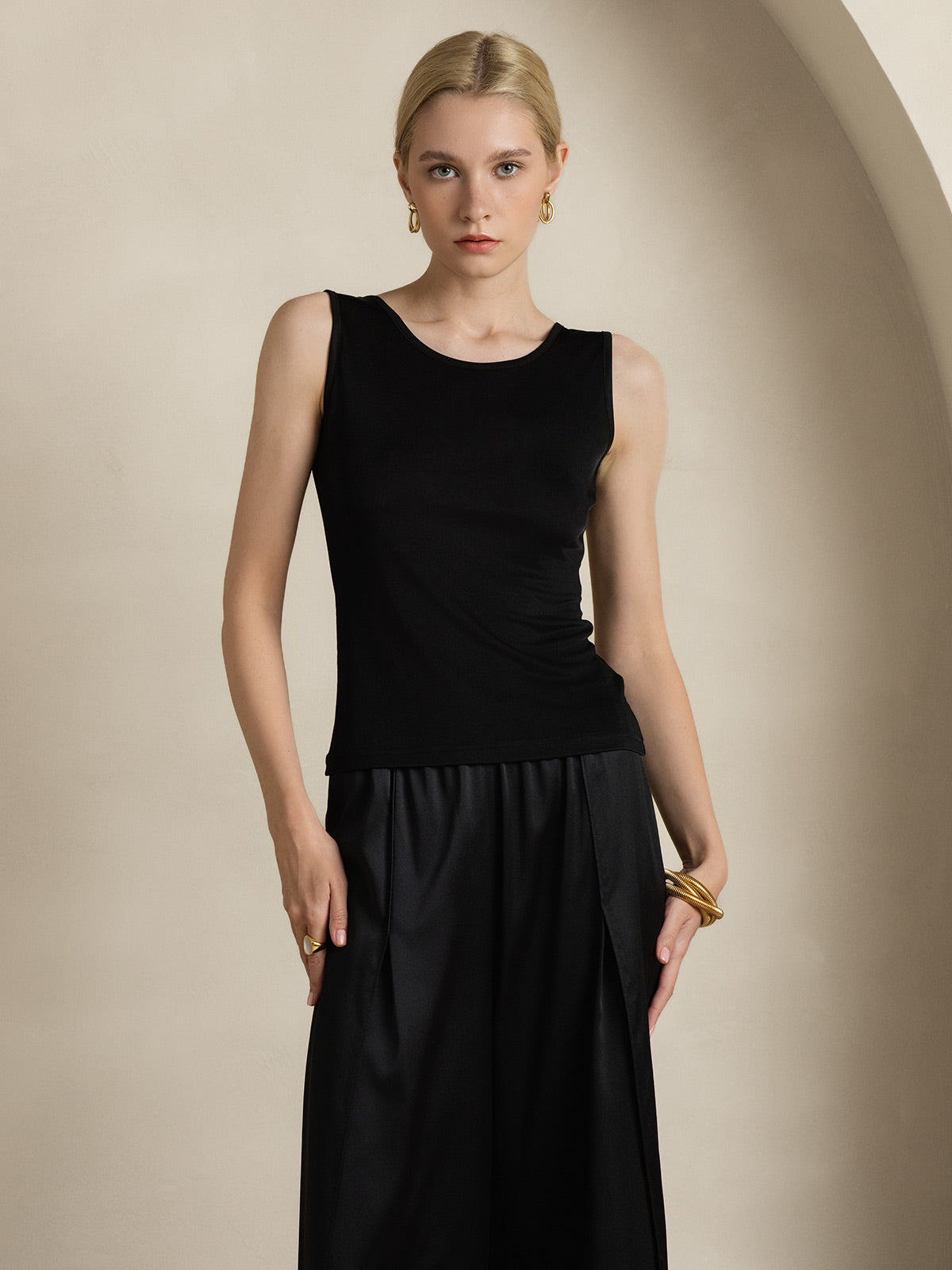 [Svart] SilkSilky-NO Silk Knitted Sleeveless Round Neck T-skjorte for Kvinner 001