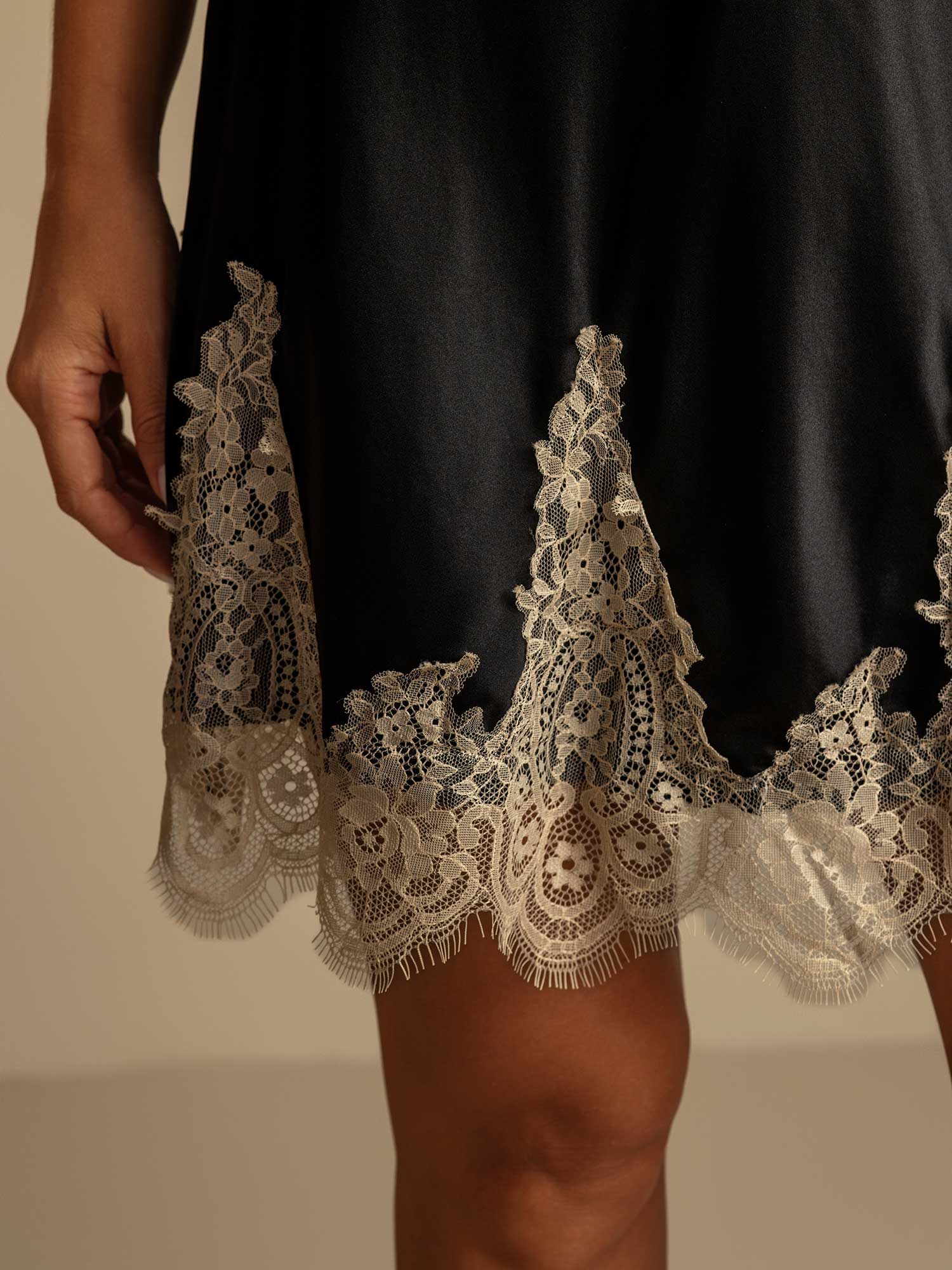 [Svart+Beige] SilkSilky-NO Nightgown 005,