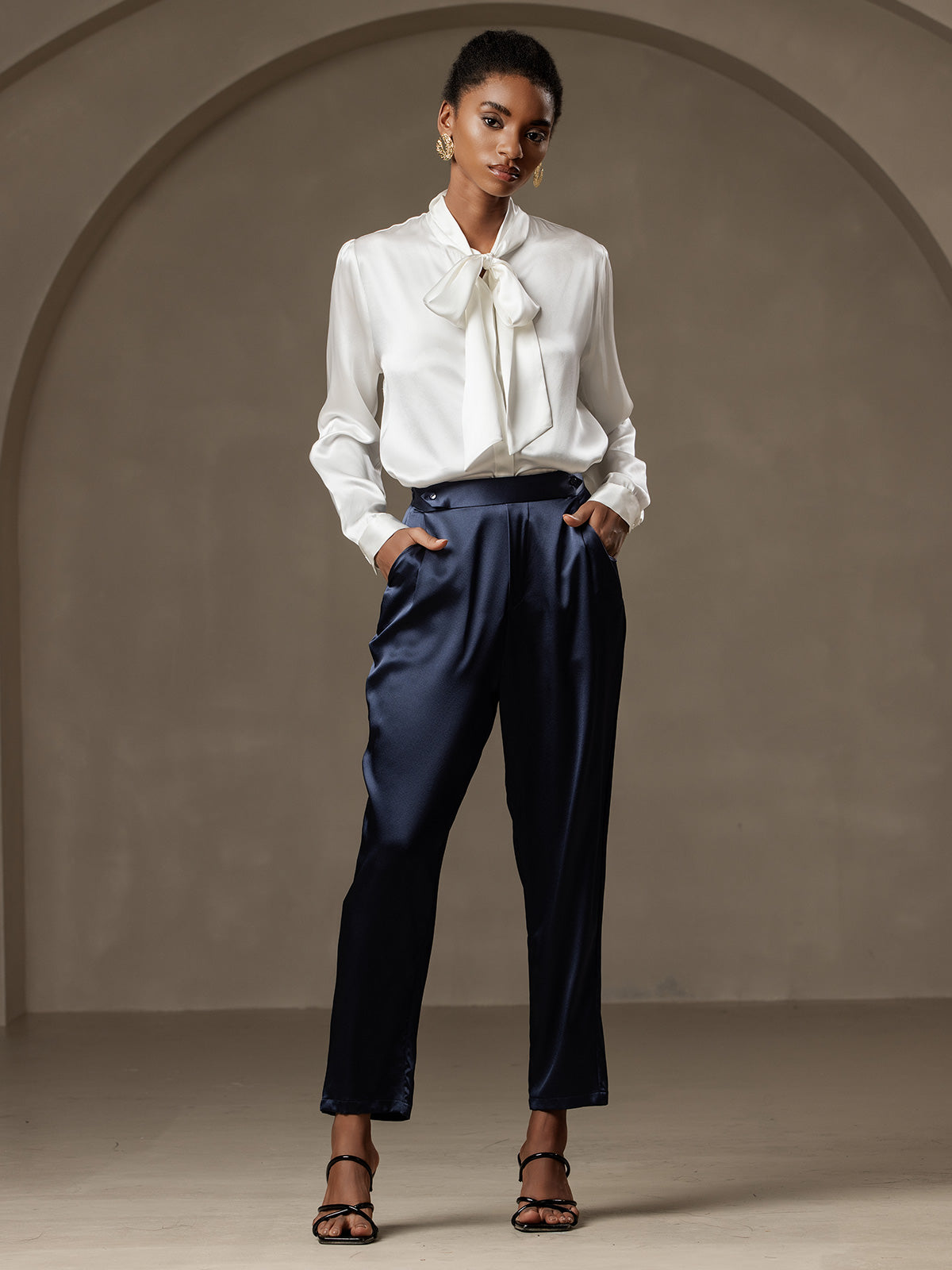 [Hvit] SilkSilky-NO 19Momme Silke Long Sleeve Tie Neck Skjorte for Kvinner 007