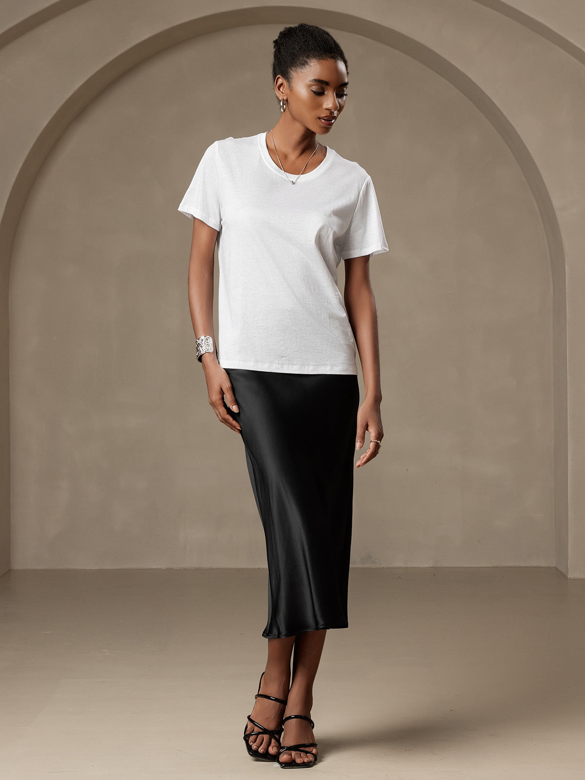 [Hvit] SilkSilky-NO Silk Knitted Short Sleeve Round Neck T-skjorte for Kvinner 003