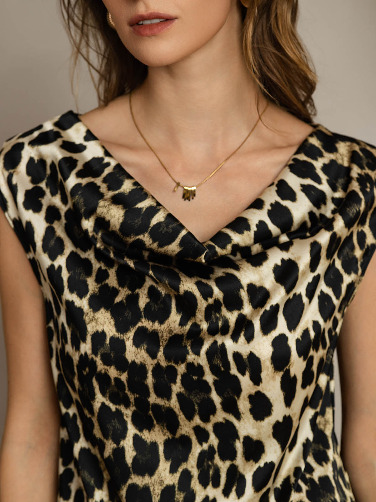 [Leopard] SilkSilky-NO 19Momme Silke Cowl Neck T-skjorte for Kvinner 005
