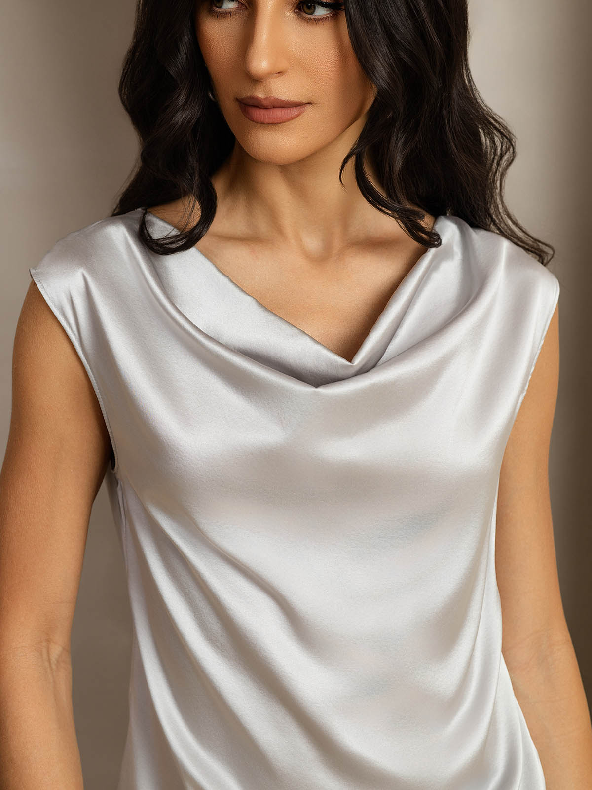 [Sølv] SilkSilky-NO 19Momme Silke Cowl Neck T-skjorte for Kvinner 005