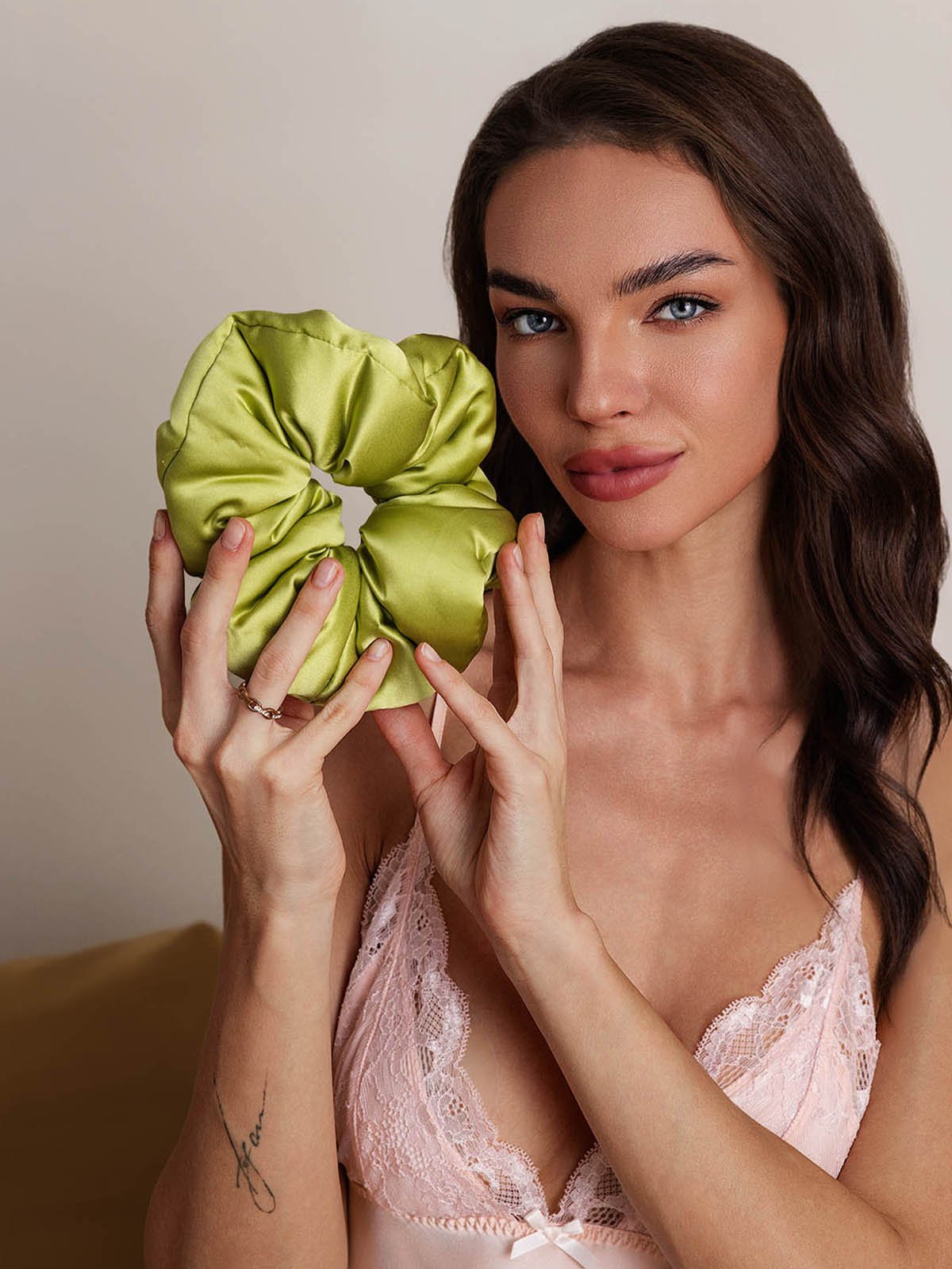 [Grønn] SilkSilky-NO Silke Scrunchie 003