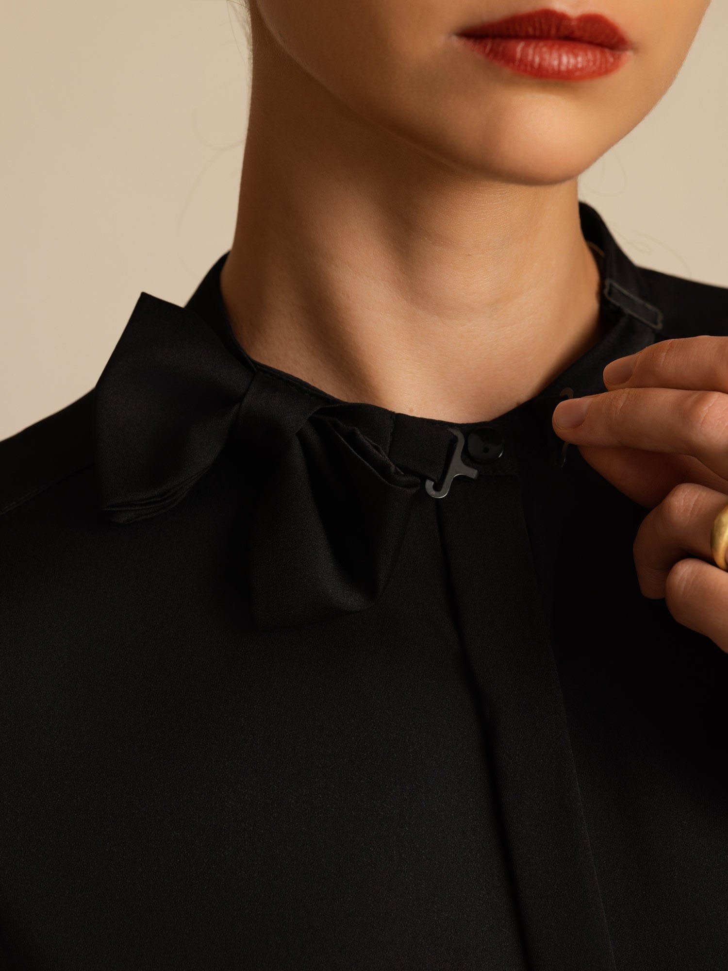 [Svart] SilkSilky-NO 19Momme Silke Langermet Ståkrave Bluse 005