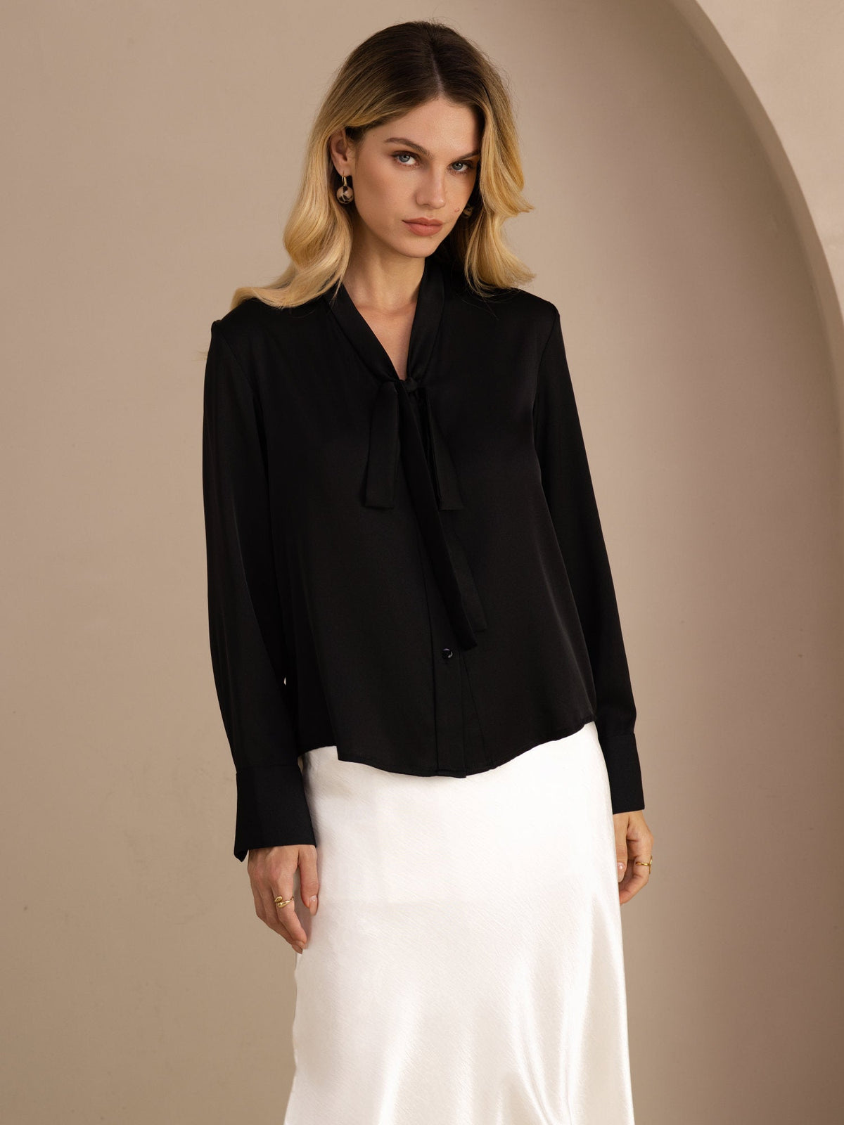 [Svart] SilkSilky-NO Long Sleeve Tie Neck Damebluser 001