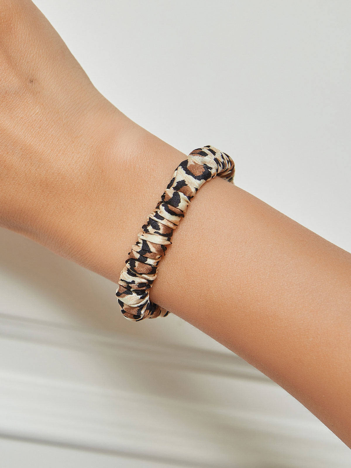 [Leopard] SilkSilky-NO Pure Silk Scrunchie 001