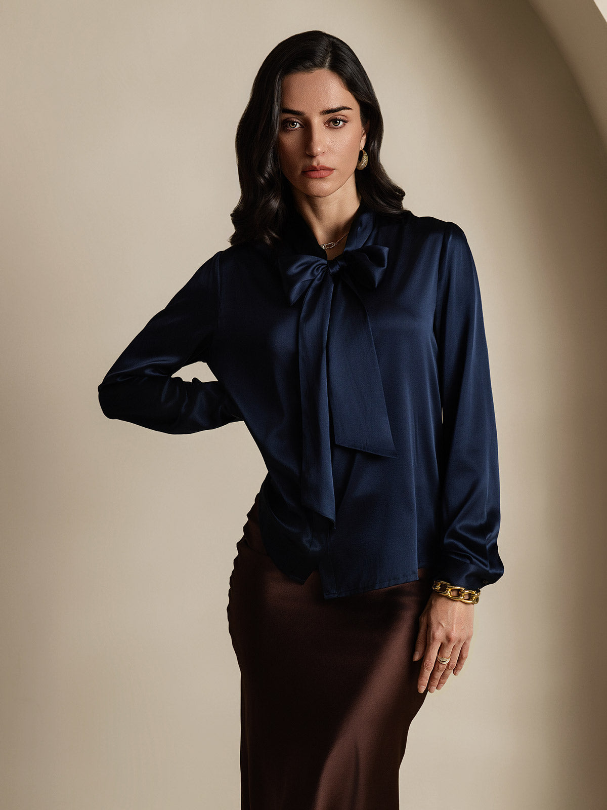 [Mørke blå] SilkSilky-NO 19Momme Silke Long Sleeve Tie Neck Skjorte for Kvinner 003