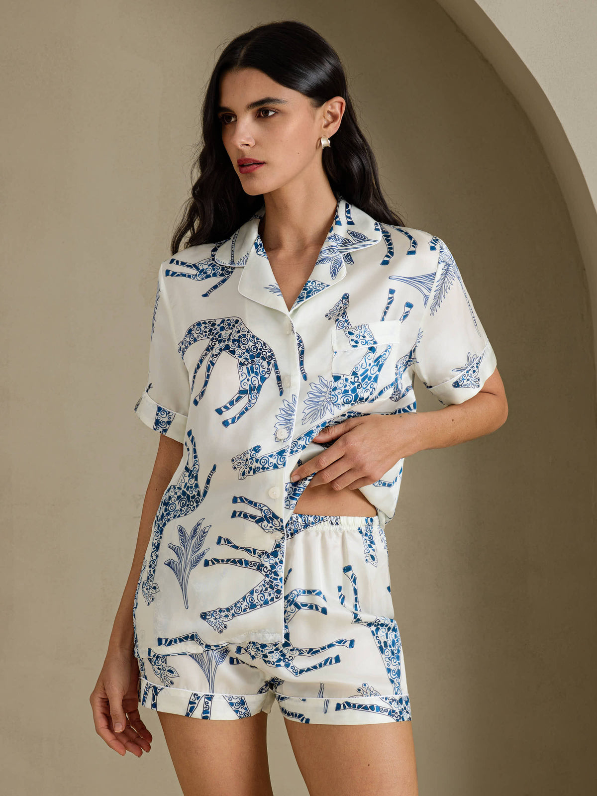[Hvit Sjiraff] SilkSilky-NO Short Sleeve Notch Collar Pyjamas for Kvinner 001