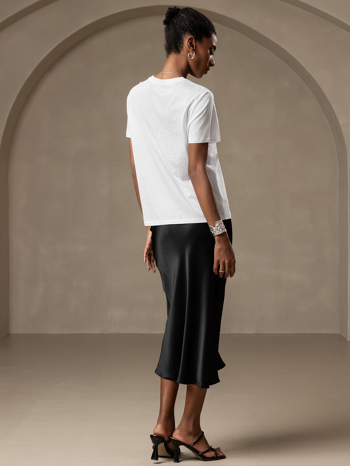 [Hvit] SilkSilky-NO Silk Knitted Short Sleeve Round Neck T-skjorte for Kvinner 002