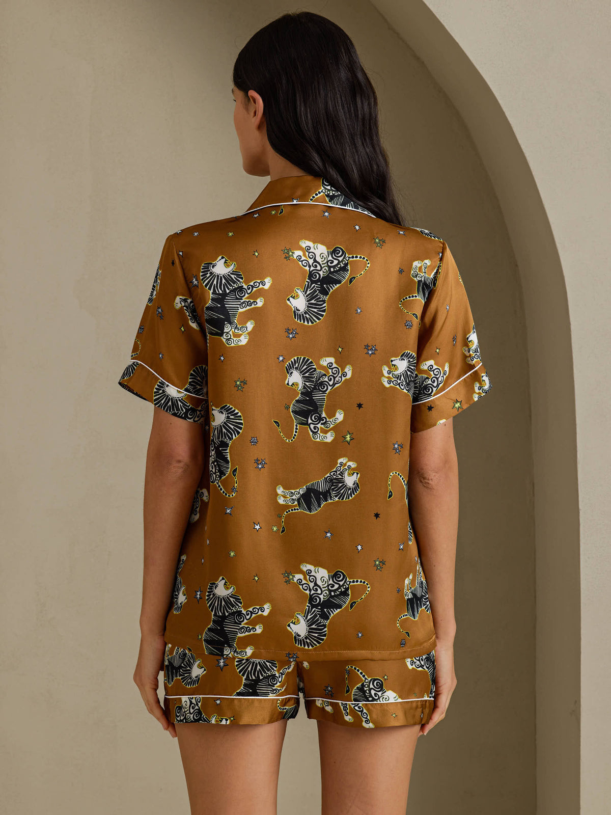 [Brun Løve] SilkSilky-NO Short Sleeve Notch Collar Pyjamas for Kvinner 002