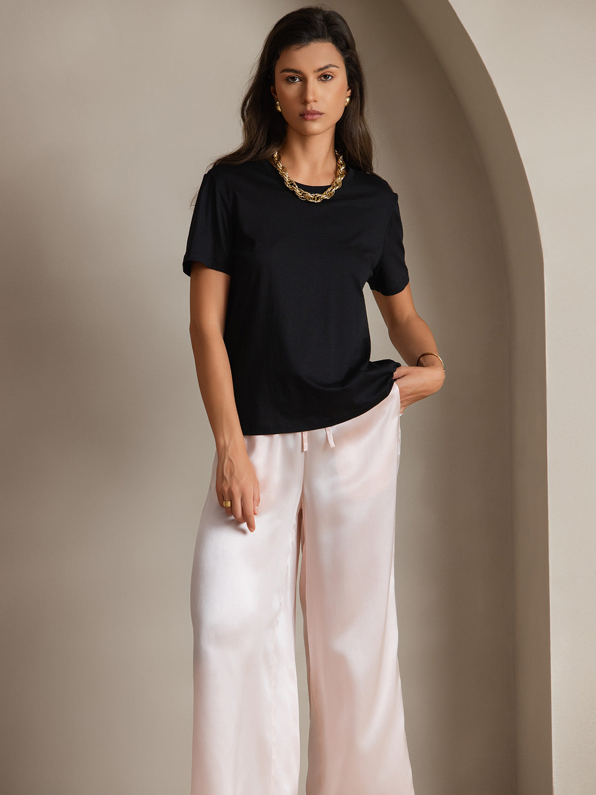 [Svart] SilkSilky-NO Silk Knitted Short Sleeve Round Neck T-skjorte for Kvinner 001