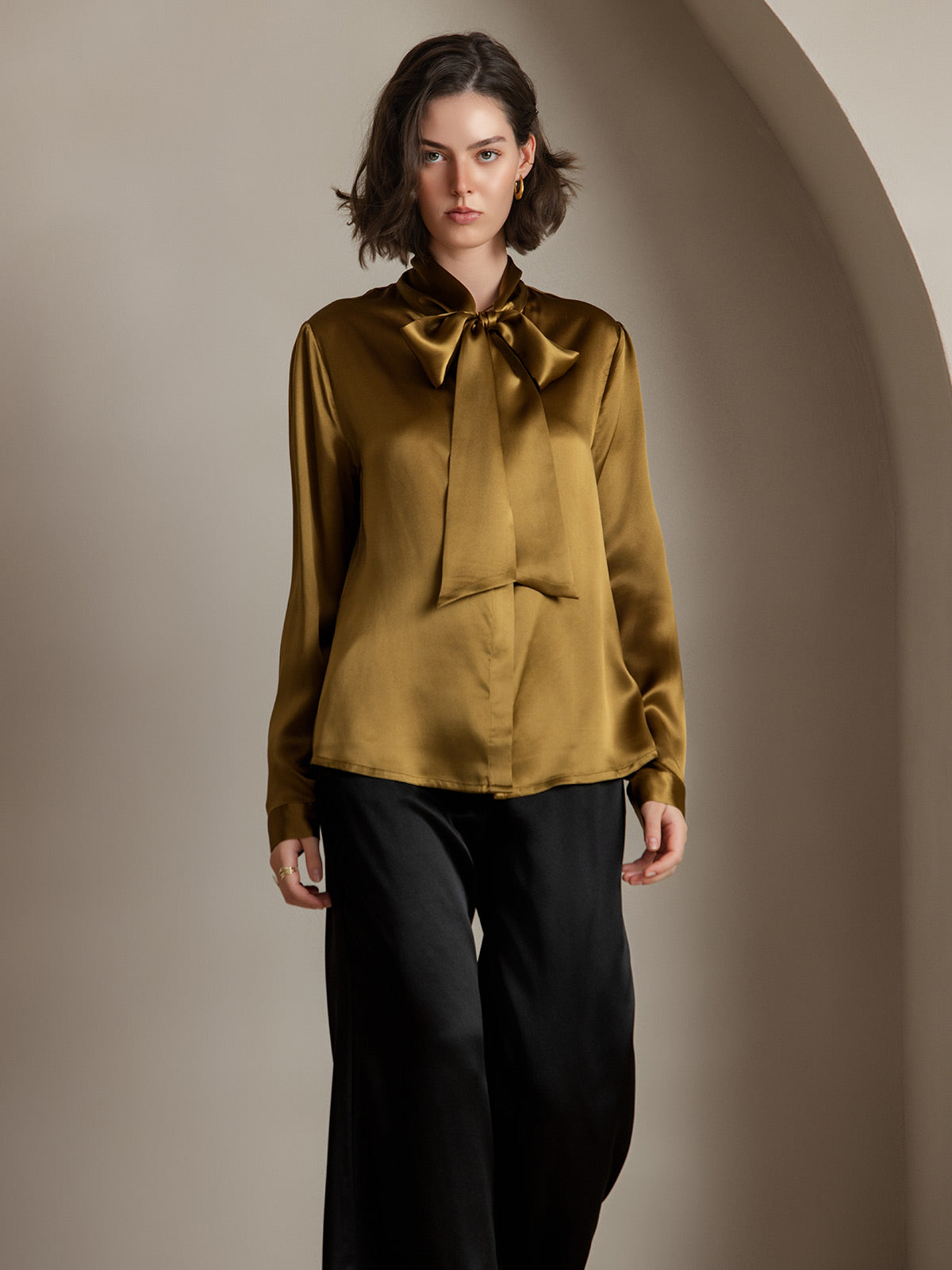 [Brun] SilkSilky-NO 19Momme Silke Long Sleeve Tie Neck Skjorte for Kvinner 001