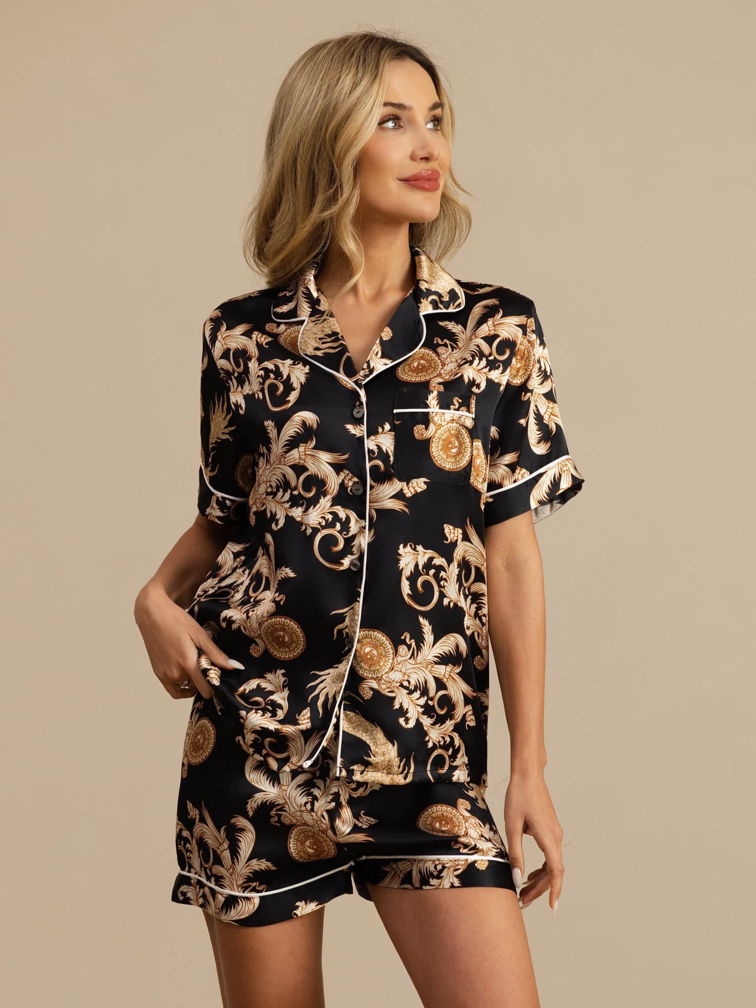 [Svart Drage] SilkSilky-NO Kort erm Notchkrage Pyjamas for Kvinner 004