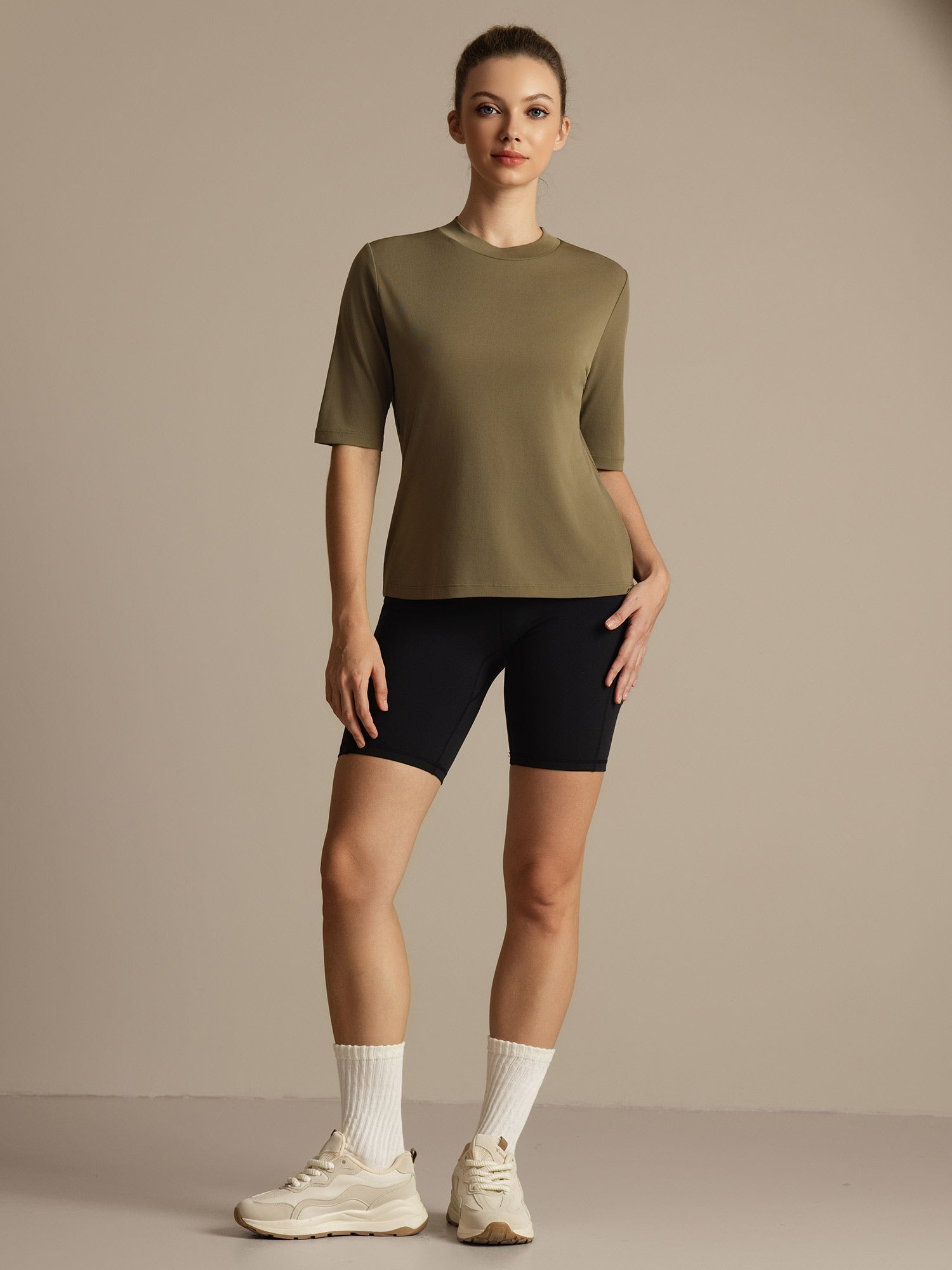 [Brent Oliven] SilkSilky-NO Halv erme Tett Crew Neck T-skjorte for Kvinner 001