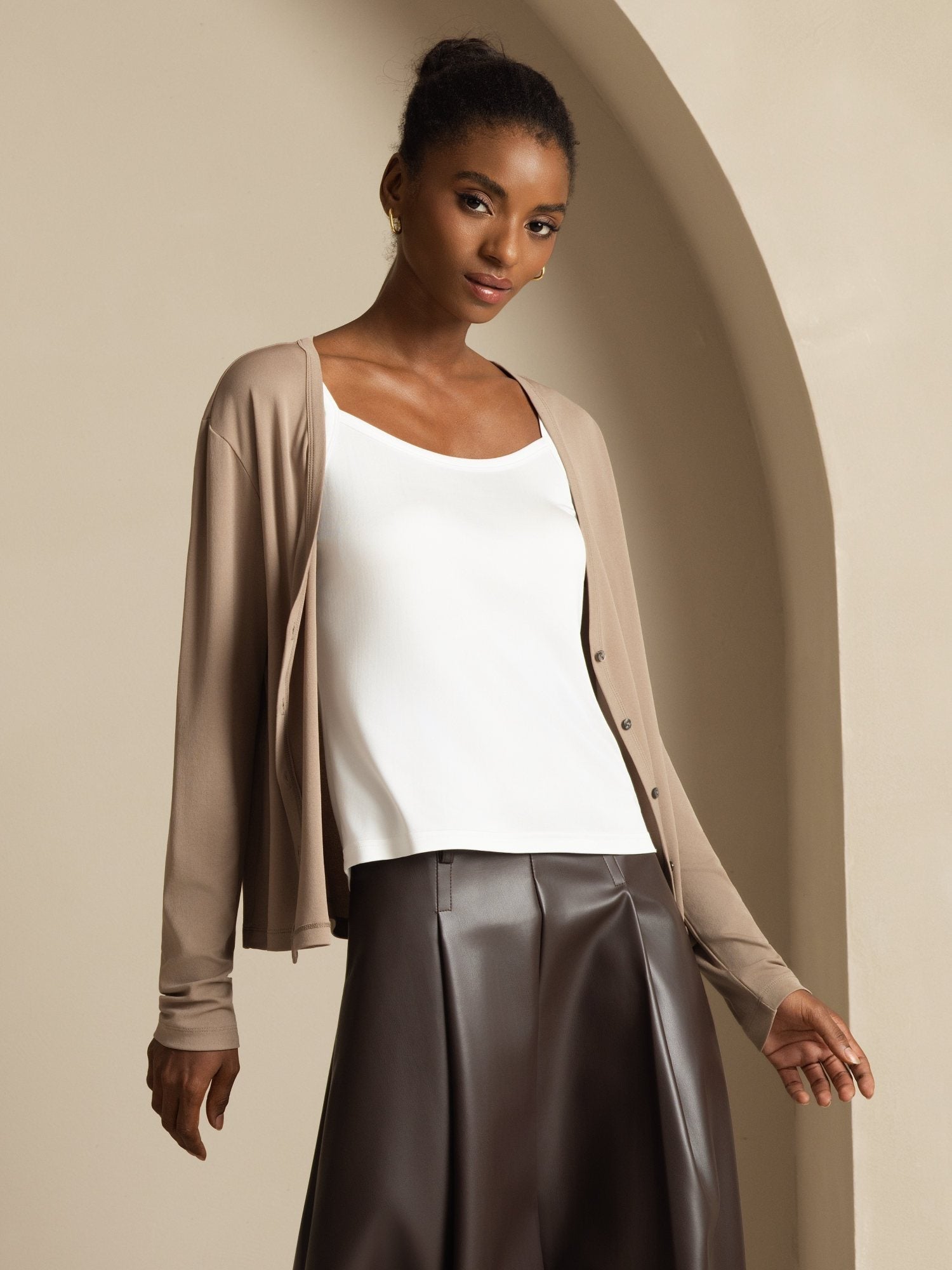 [Tan] SilkSilky-NO 19Momme Silke Langermet V Hals Dame Cardigan 003