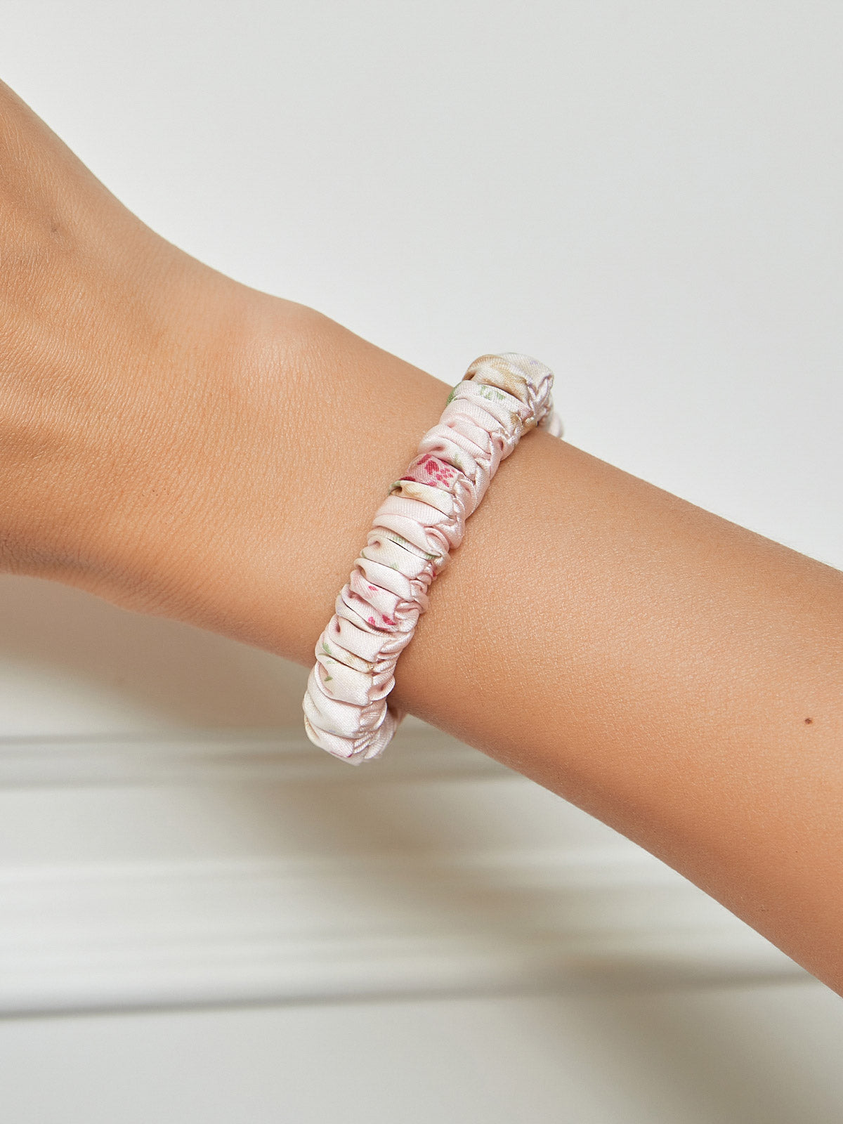 [Lyserosa] SilkSilky-NO Pure Silk Scrunchie 001